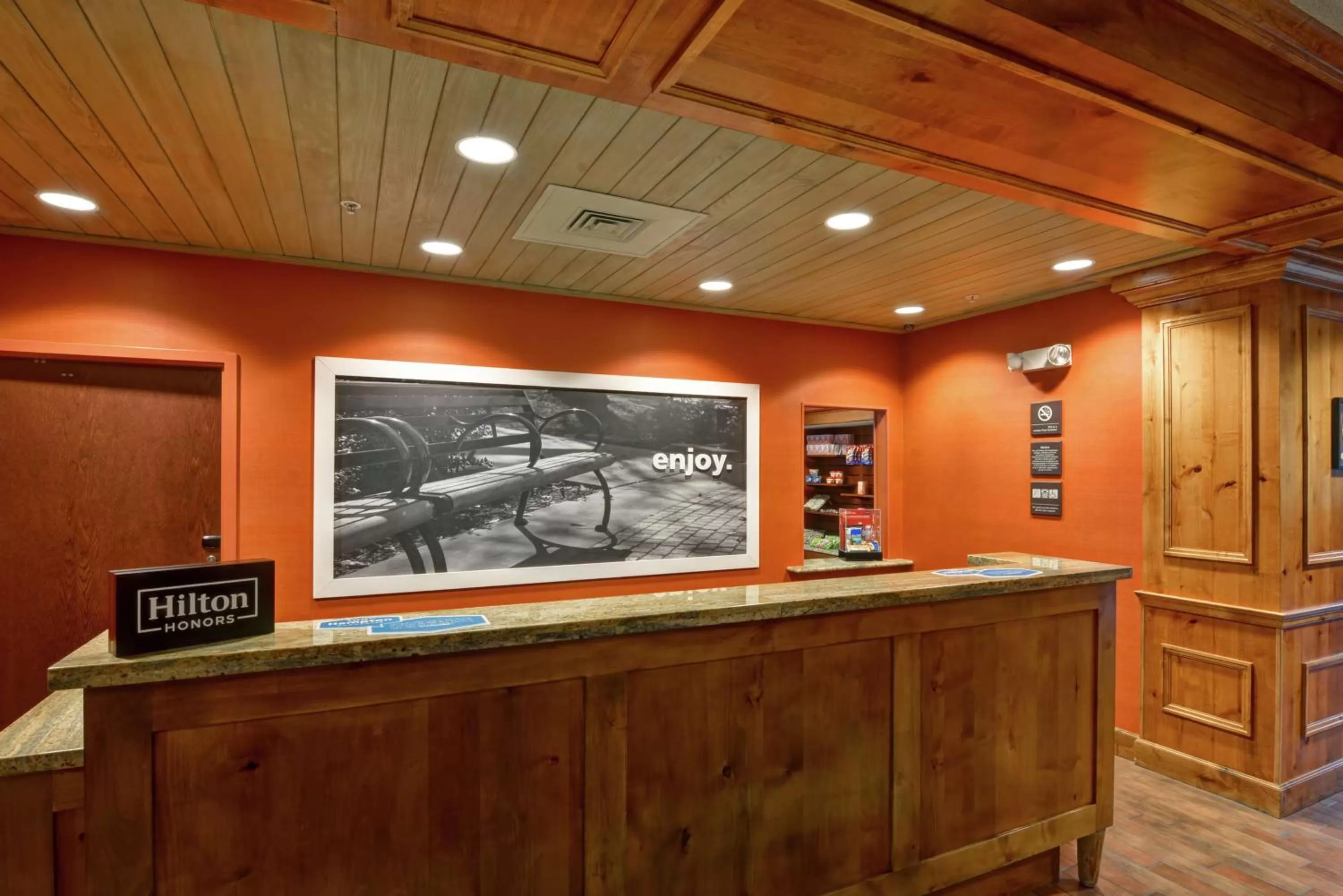 Lobby or reception in Hampton Inn and Suites New Hartford/Utica