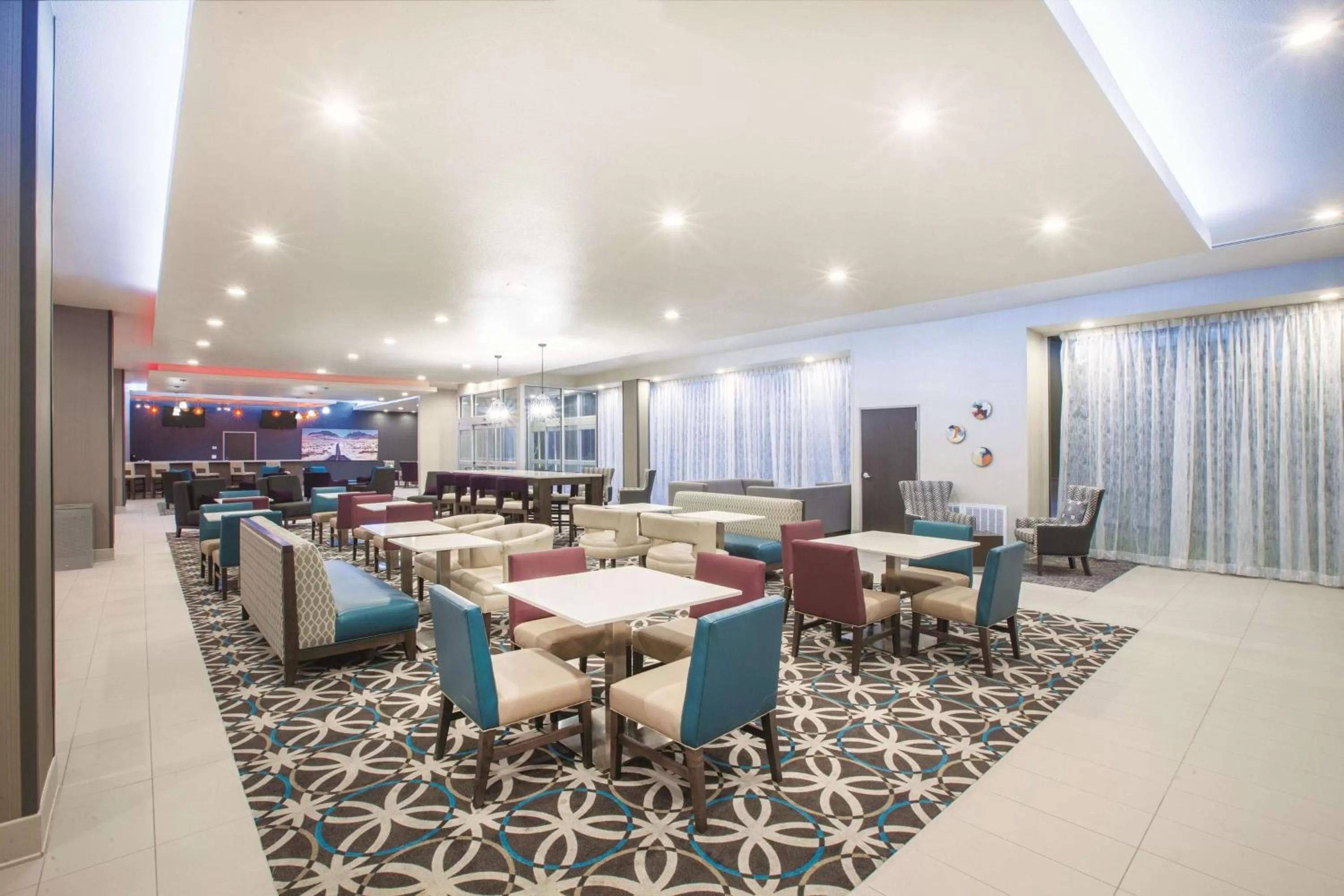 Restaurant/places to eat in La Quinta by Wyndham San Marcos Outlet Mall