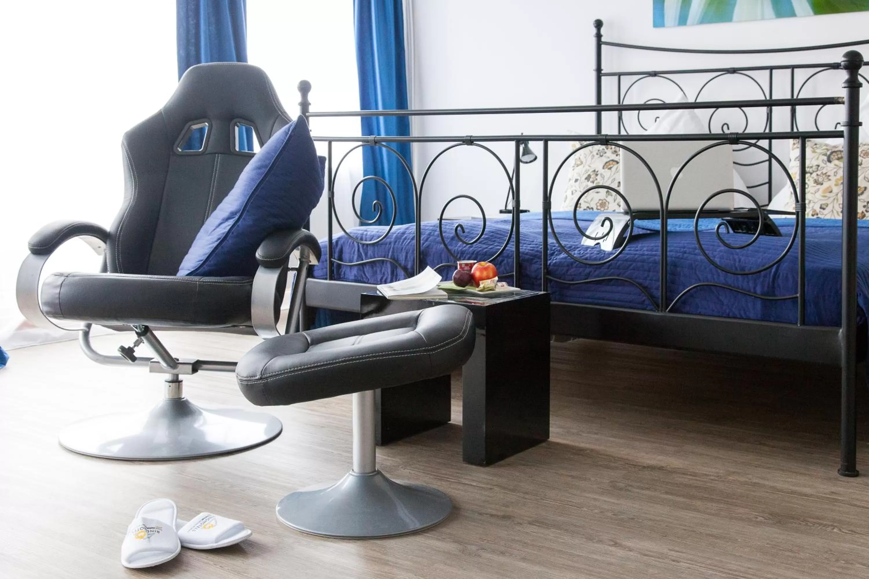 Living room, Bed in art Hotel Körschen