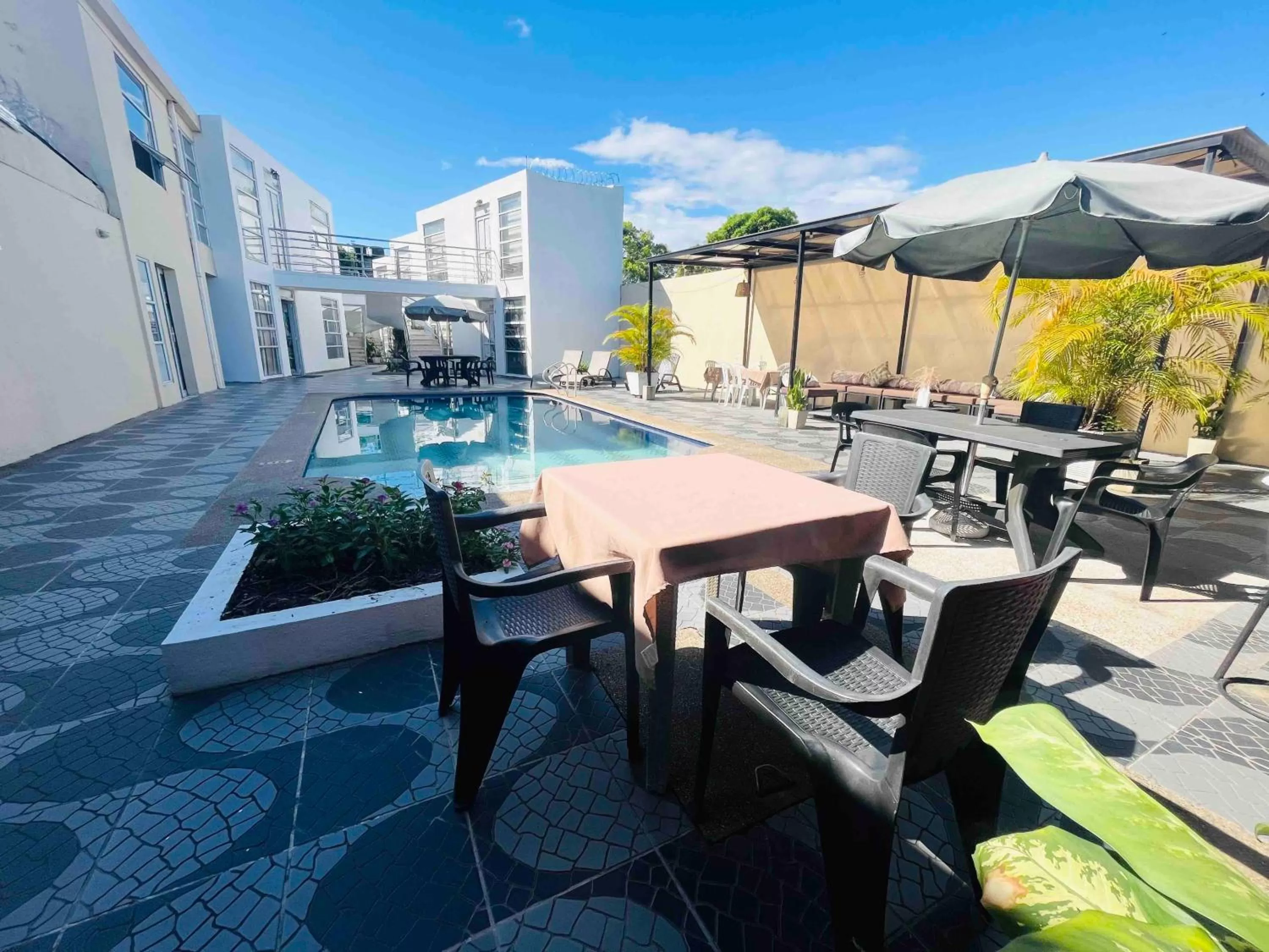 Swimming Pool in Zuruma Hotel