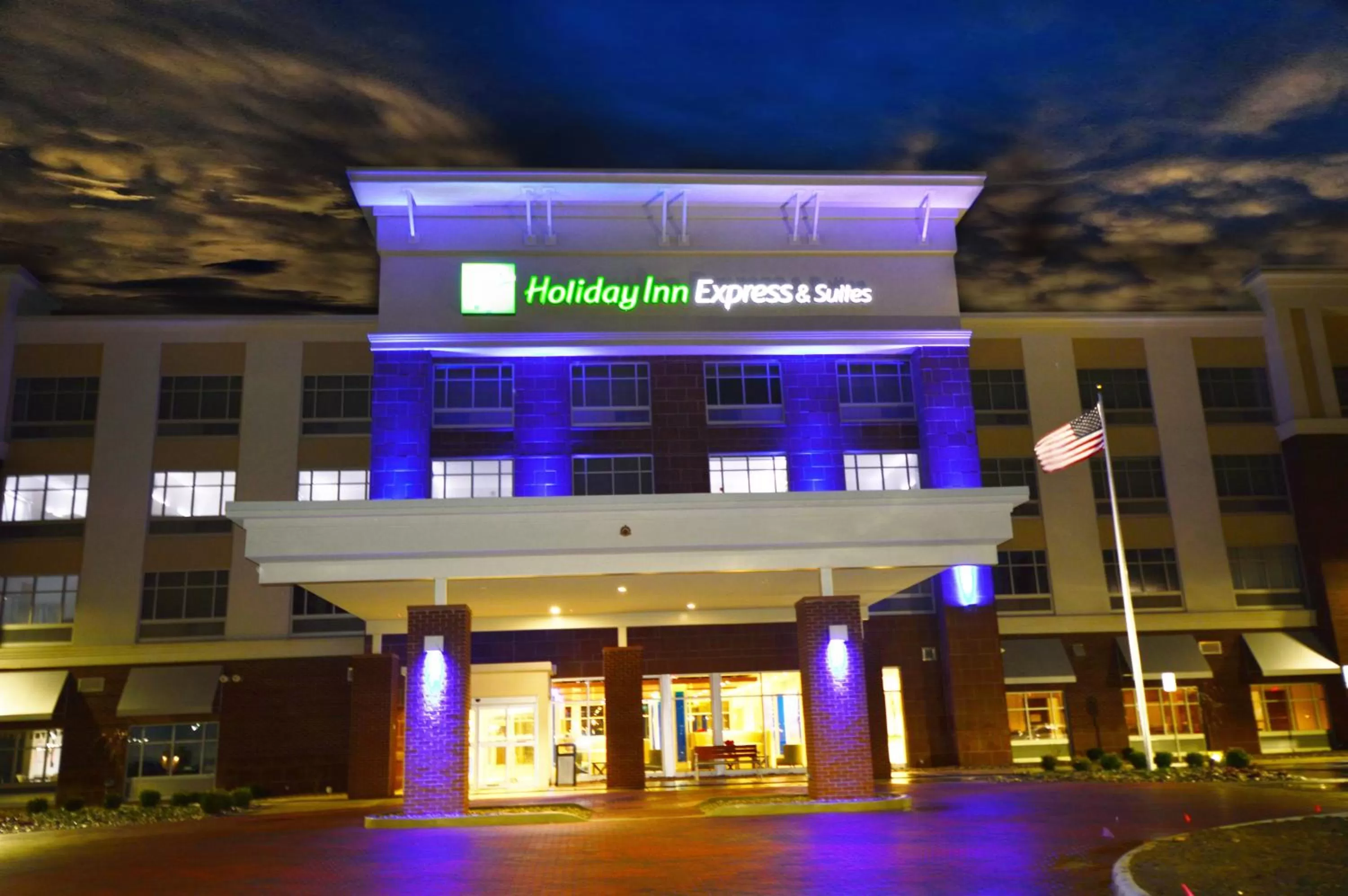 Property building in Holiday Inn Express & Suites Toledo South - Perrysburg by IHG