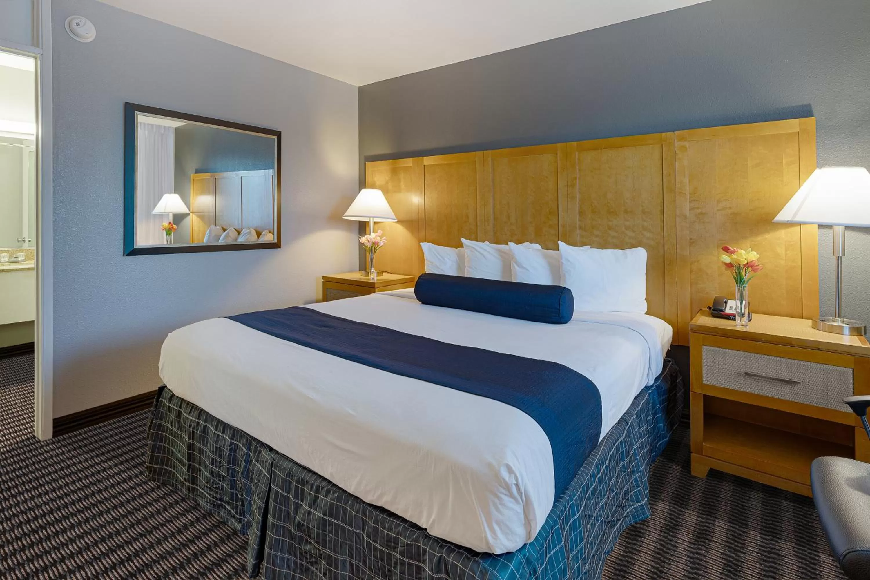 Bedroom, Bed in Travelodge by Wyndham Palm Springs