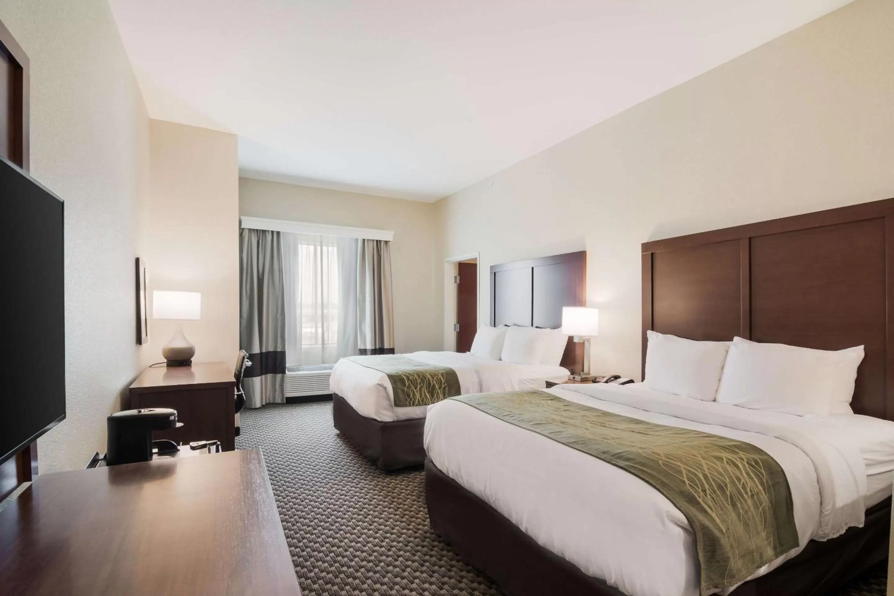 Photo of the whole room, Bed in Comfort Inn & Suites Rock Hill Northeast