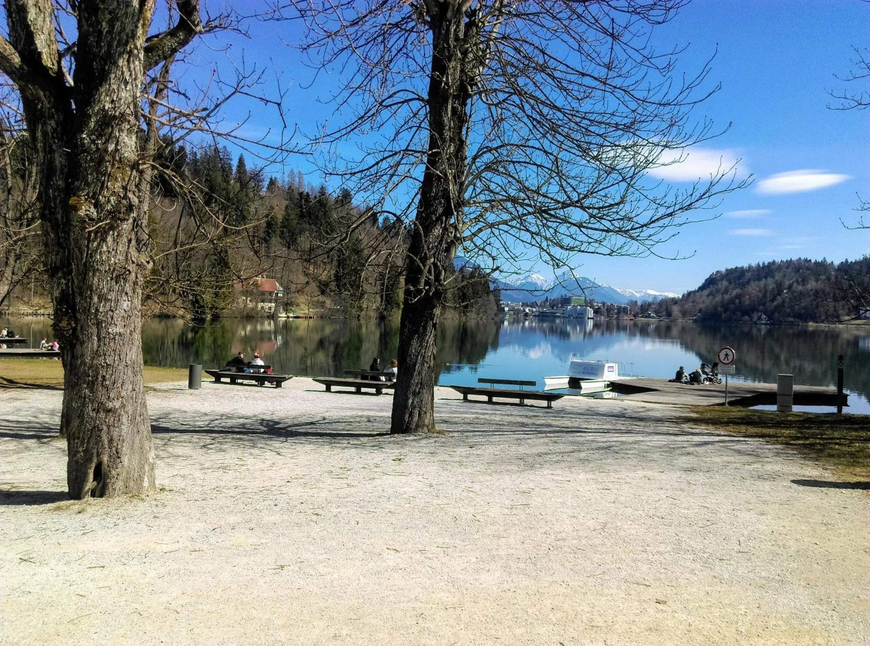 Neighbourhood, Winter in Penzion Zaka