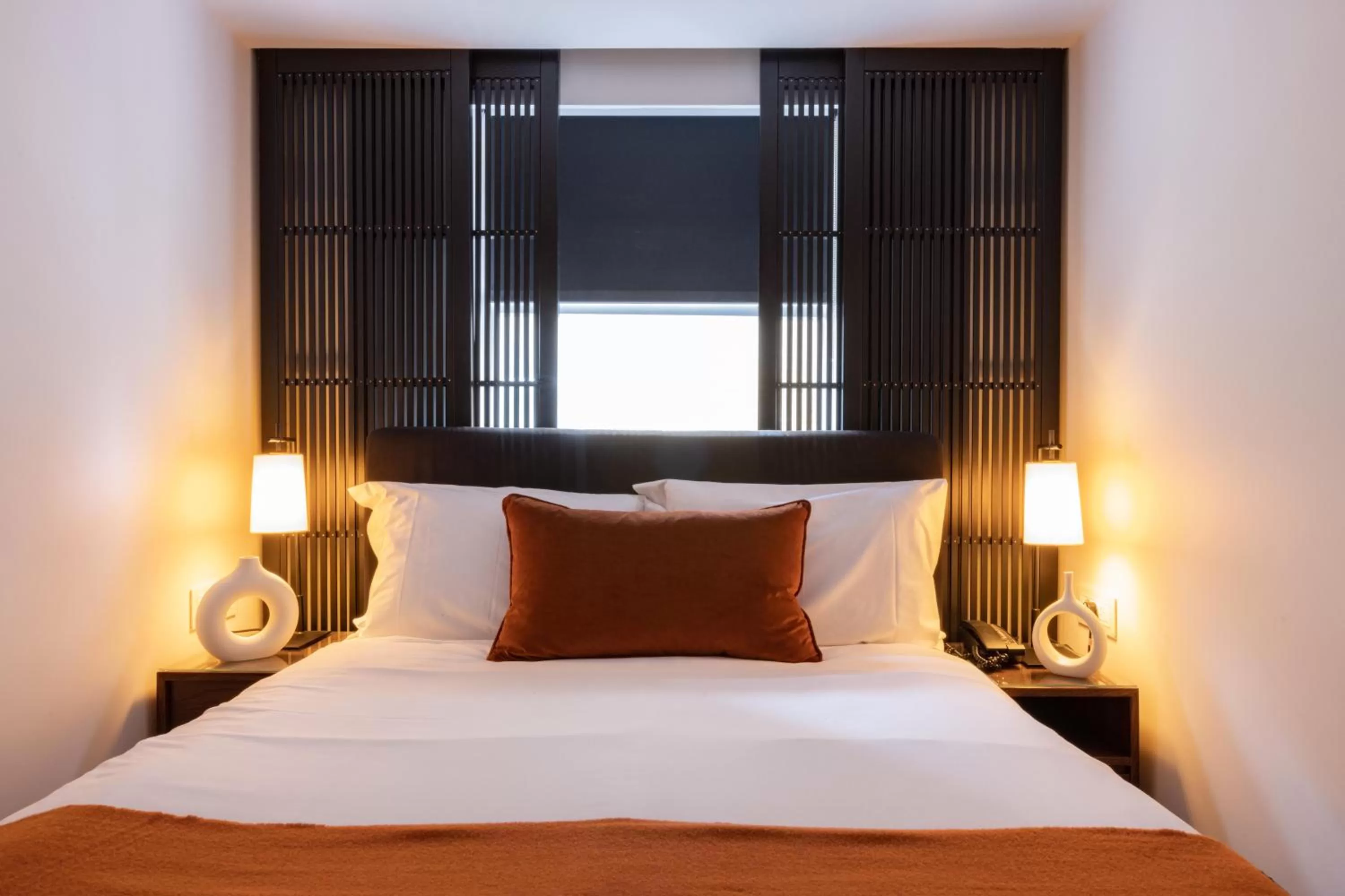 Bed in La Suite West - Hyde Park