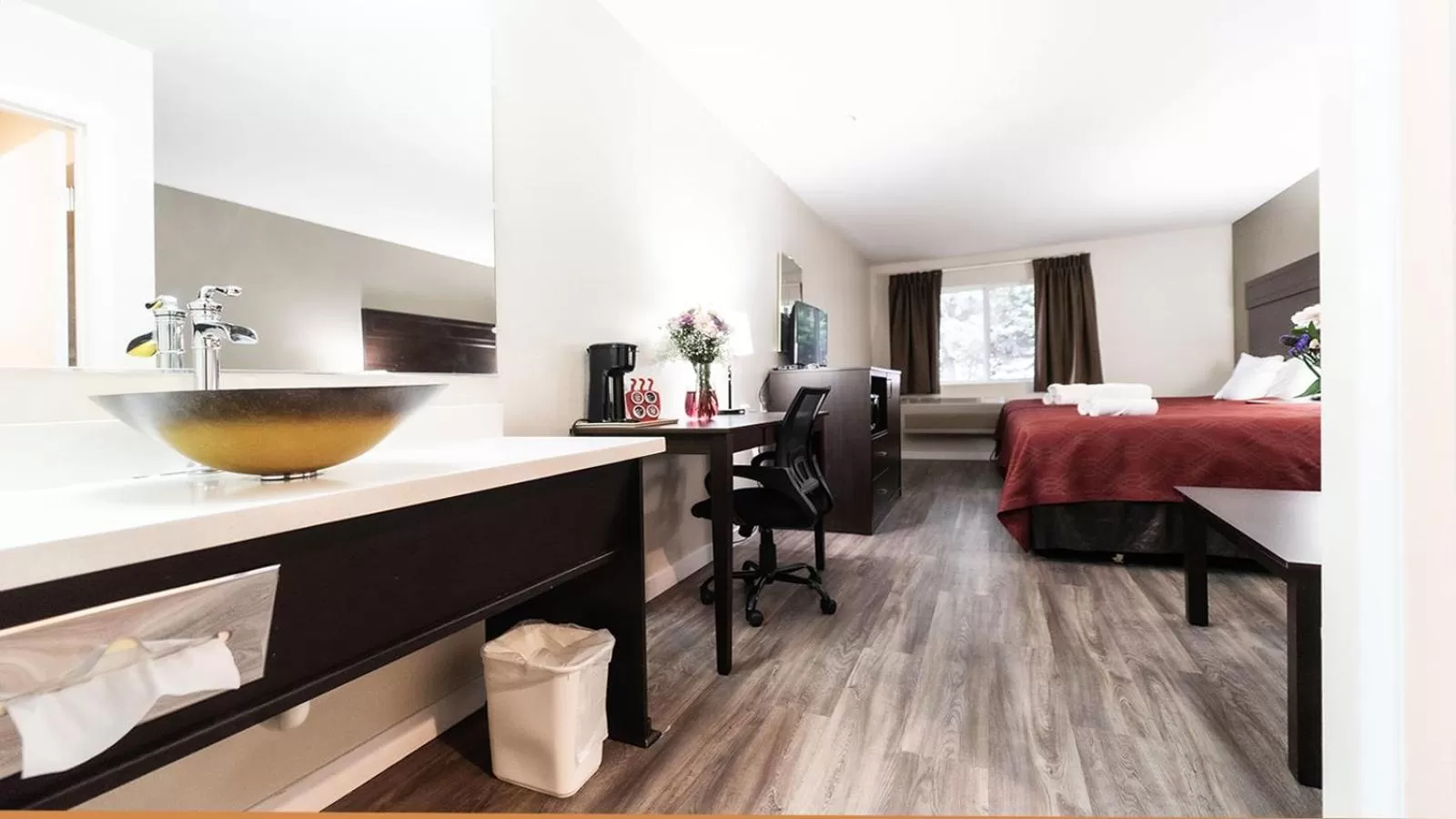 Photo of the whole room in Ocean Star Inn