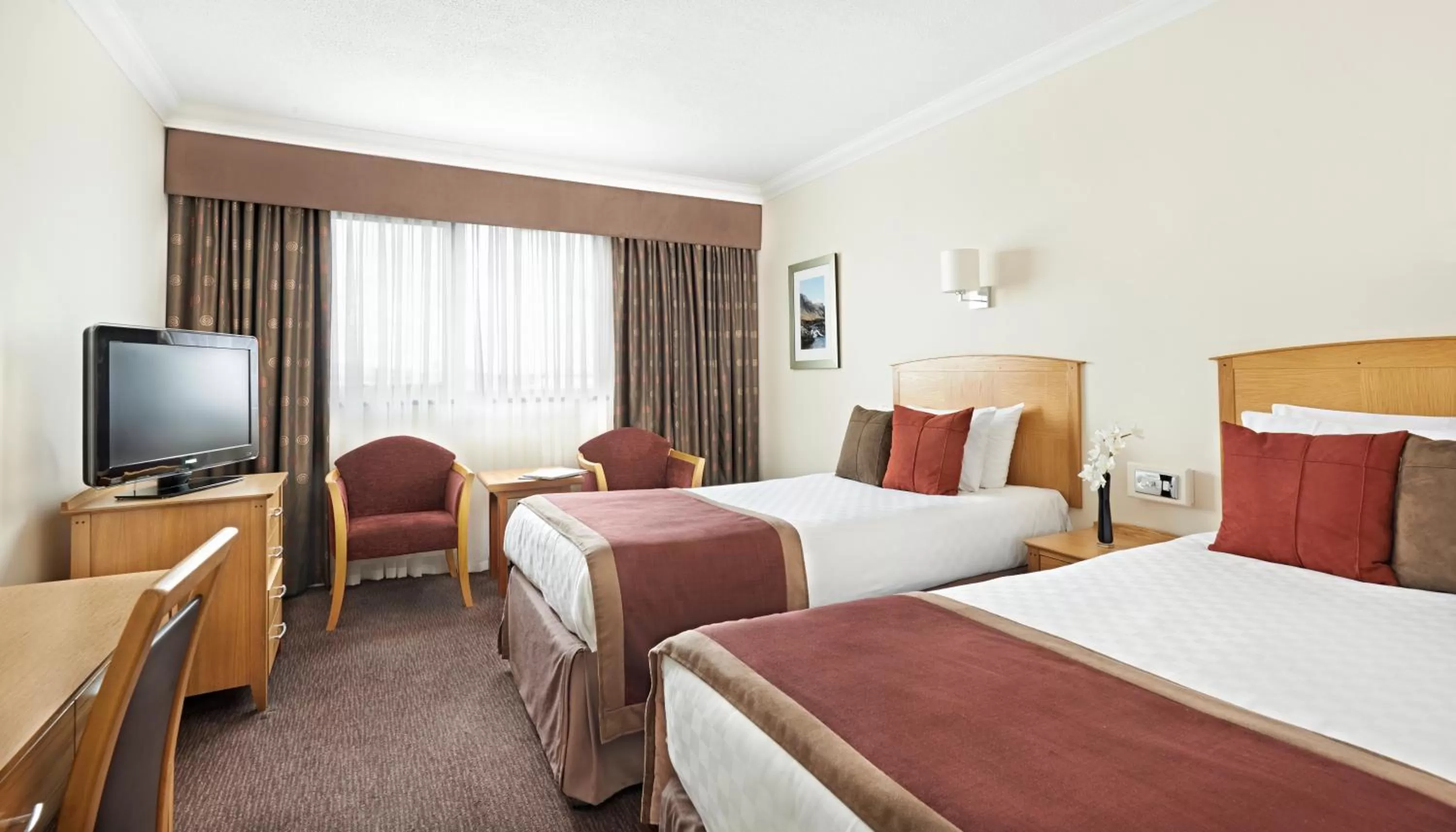 Bed in The Aberdeen Altens Hotel