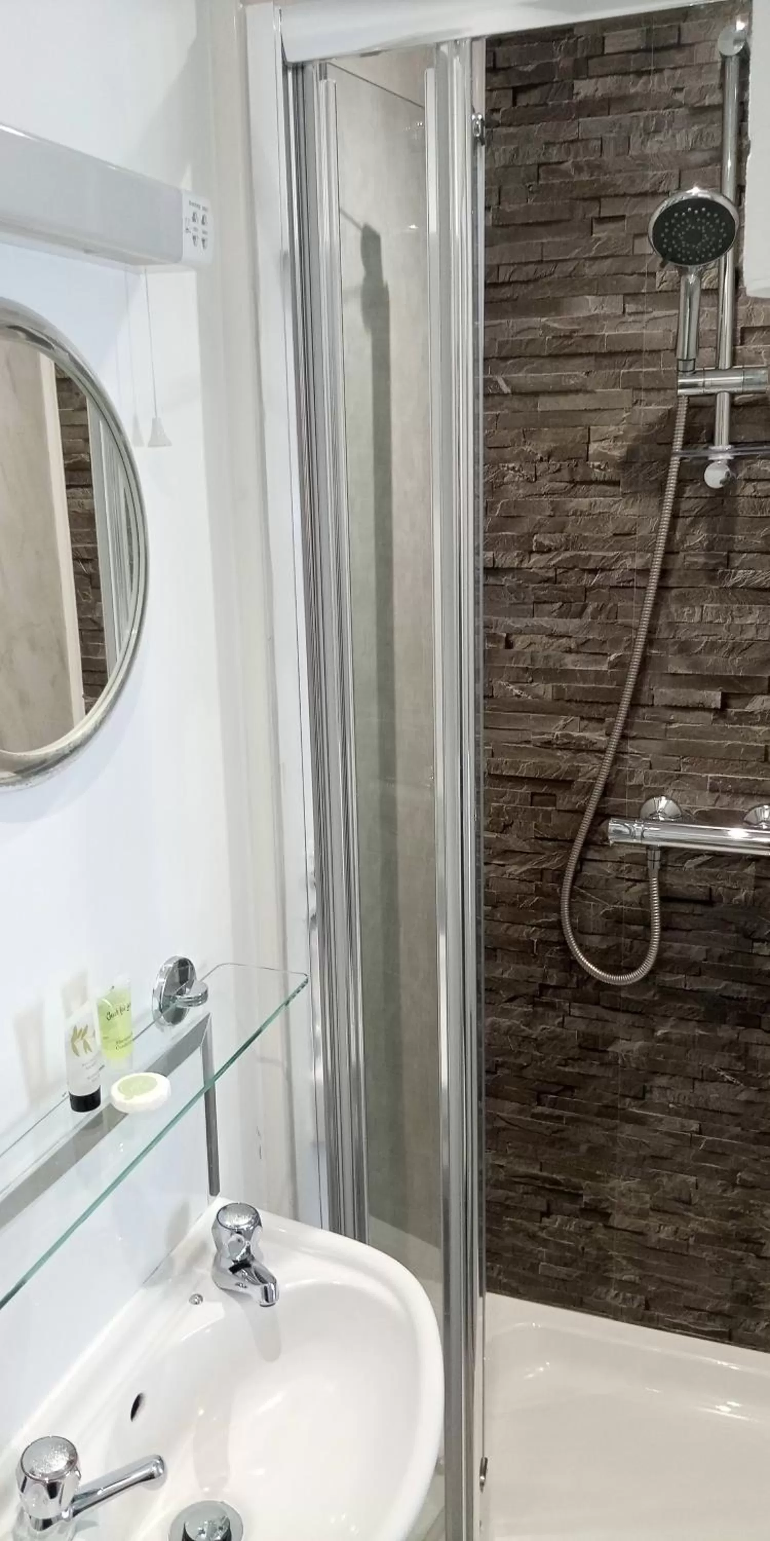 Shower in The Kynance House on Plymouth Hoe ,26 Ensuite Rooms