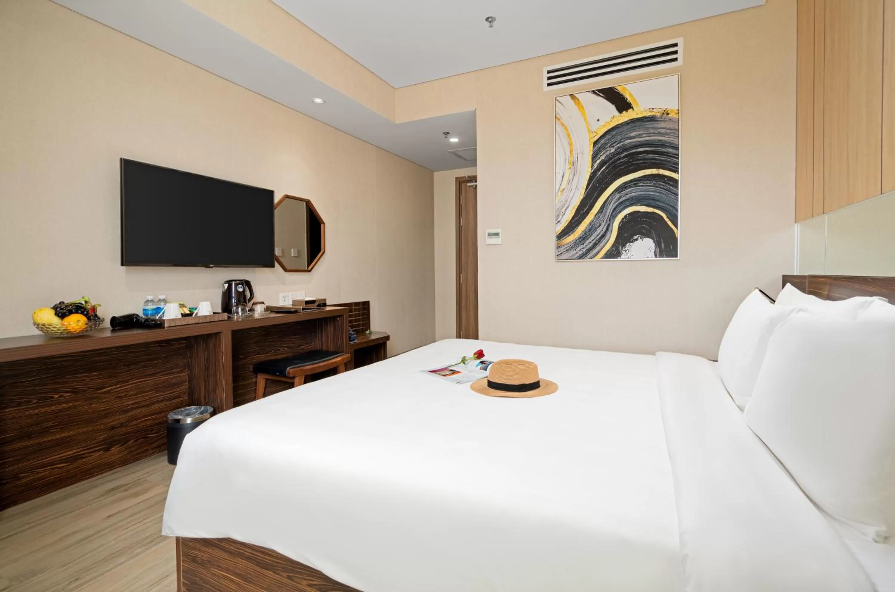 TV and multimedia, Bed in Emerald Bay Hotel & Spa Nha Trang