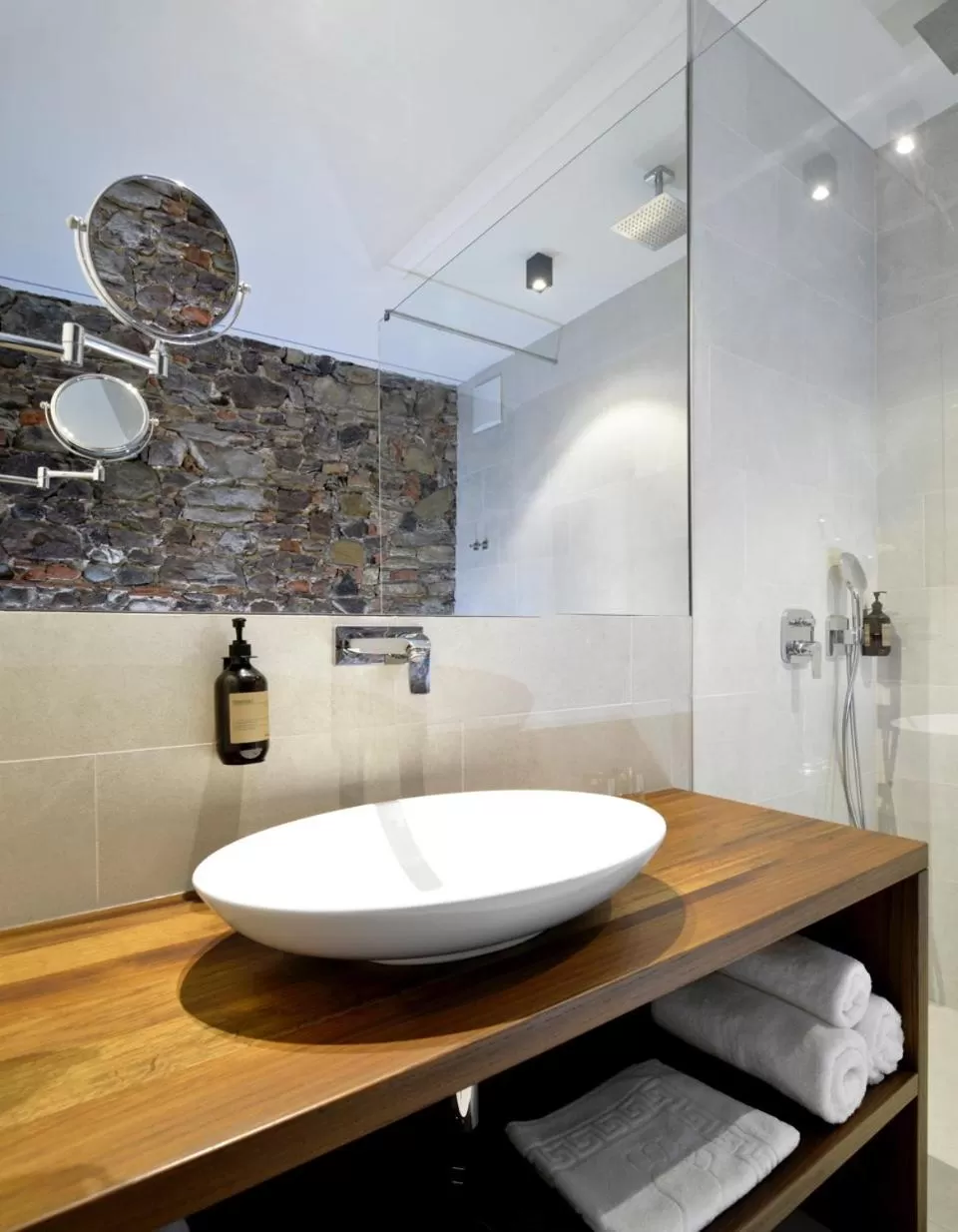 Shower in Hotel Maribor, City apartments