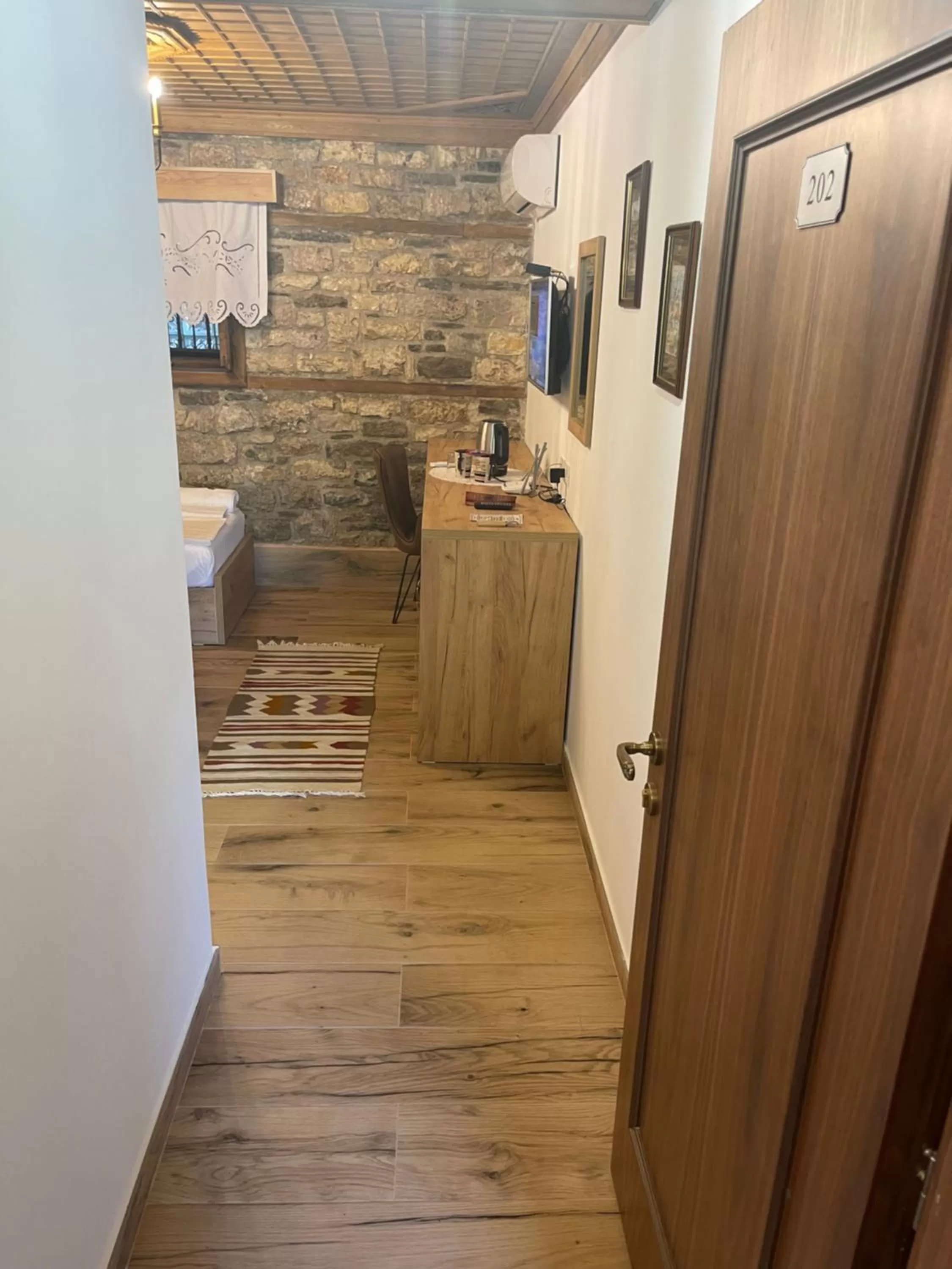 Kitchen/Kitchenette in HOTEL ANSEL