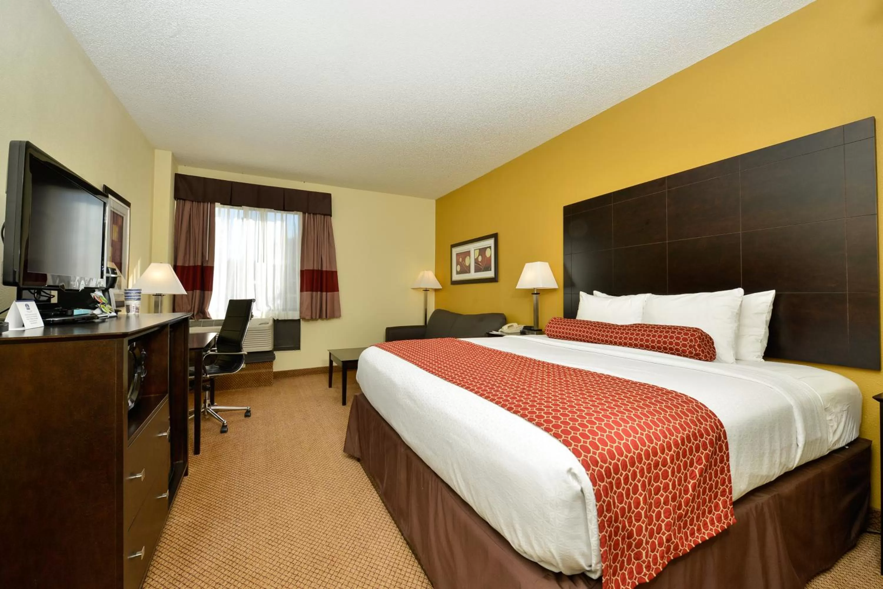 King Room with Sofa Bed - Non-Smoking in Greenwood Inn