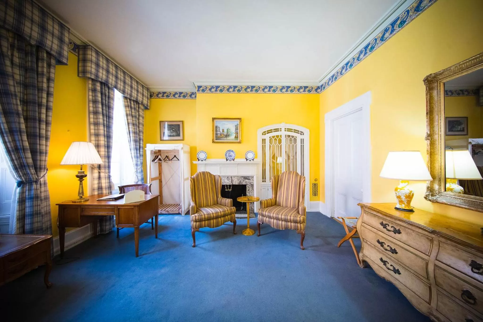 Seating area in La Reserve Bed and Breakfast