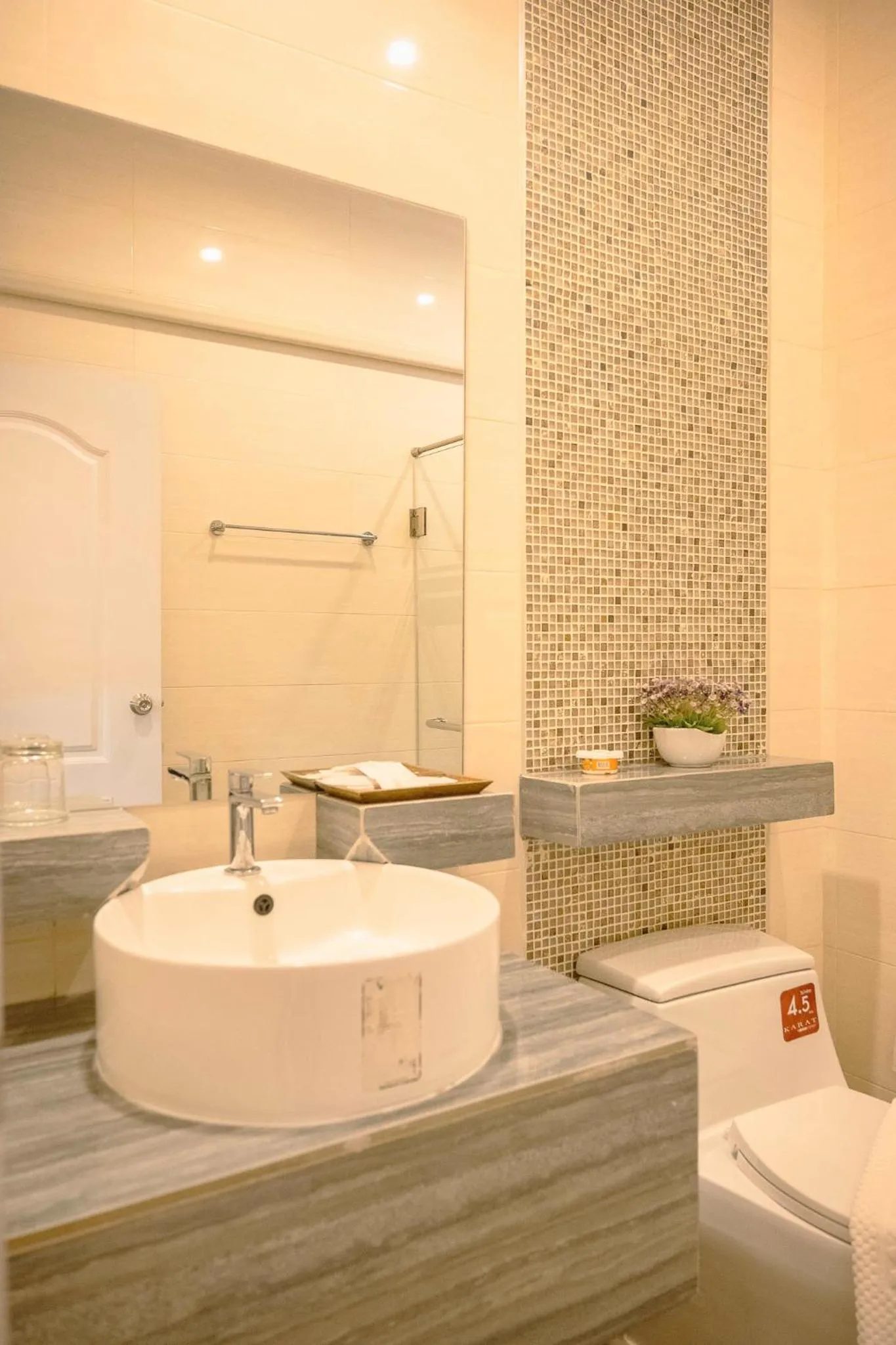 Bathroom in AU Place Hotel