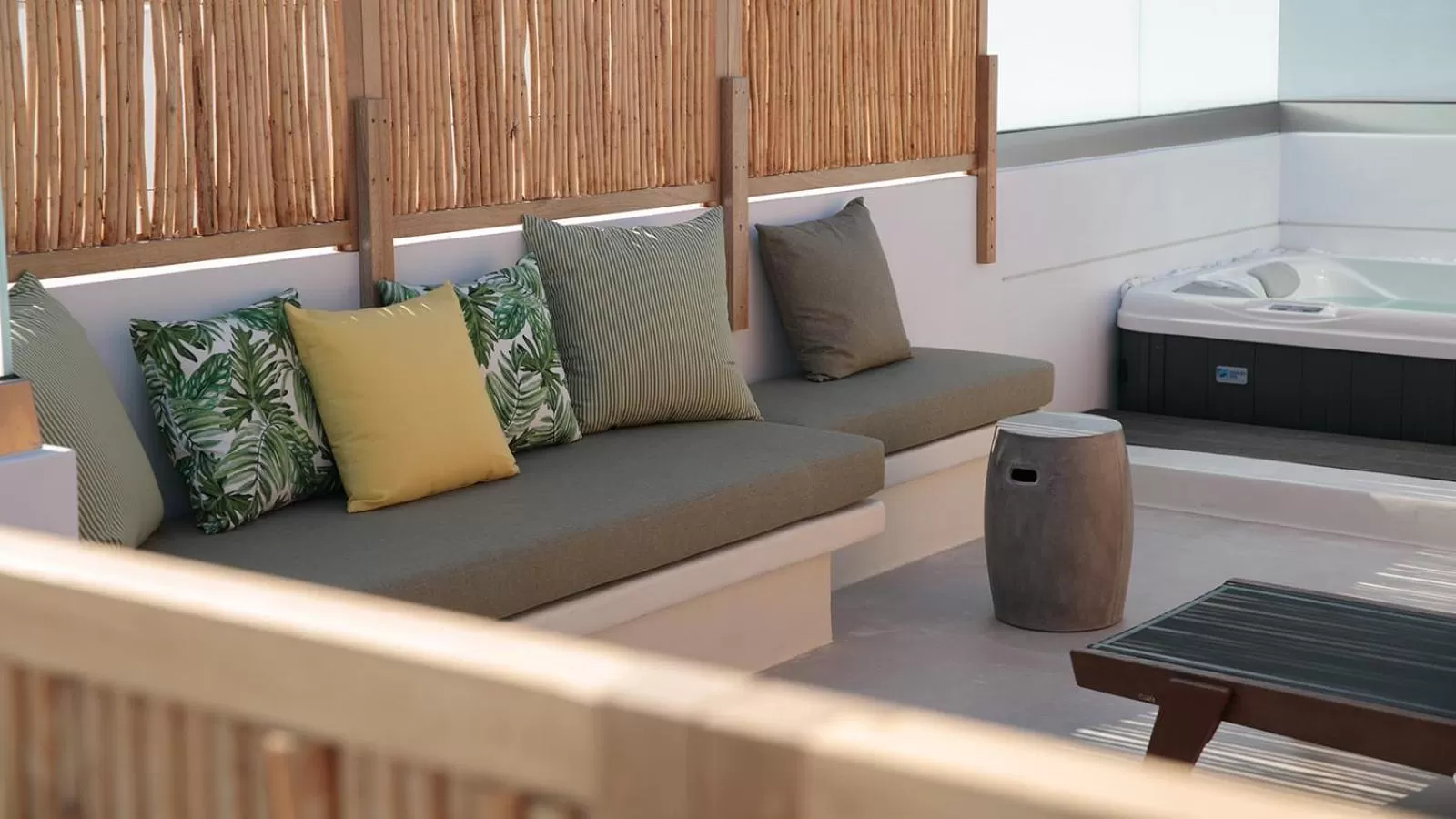 Hot Tub in "Makava Suites" Your Luxe Urban Sanctuary