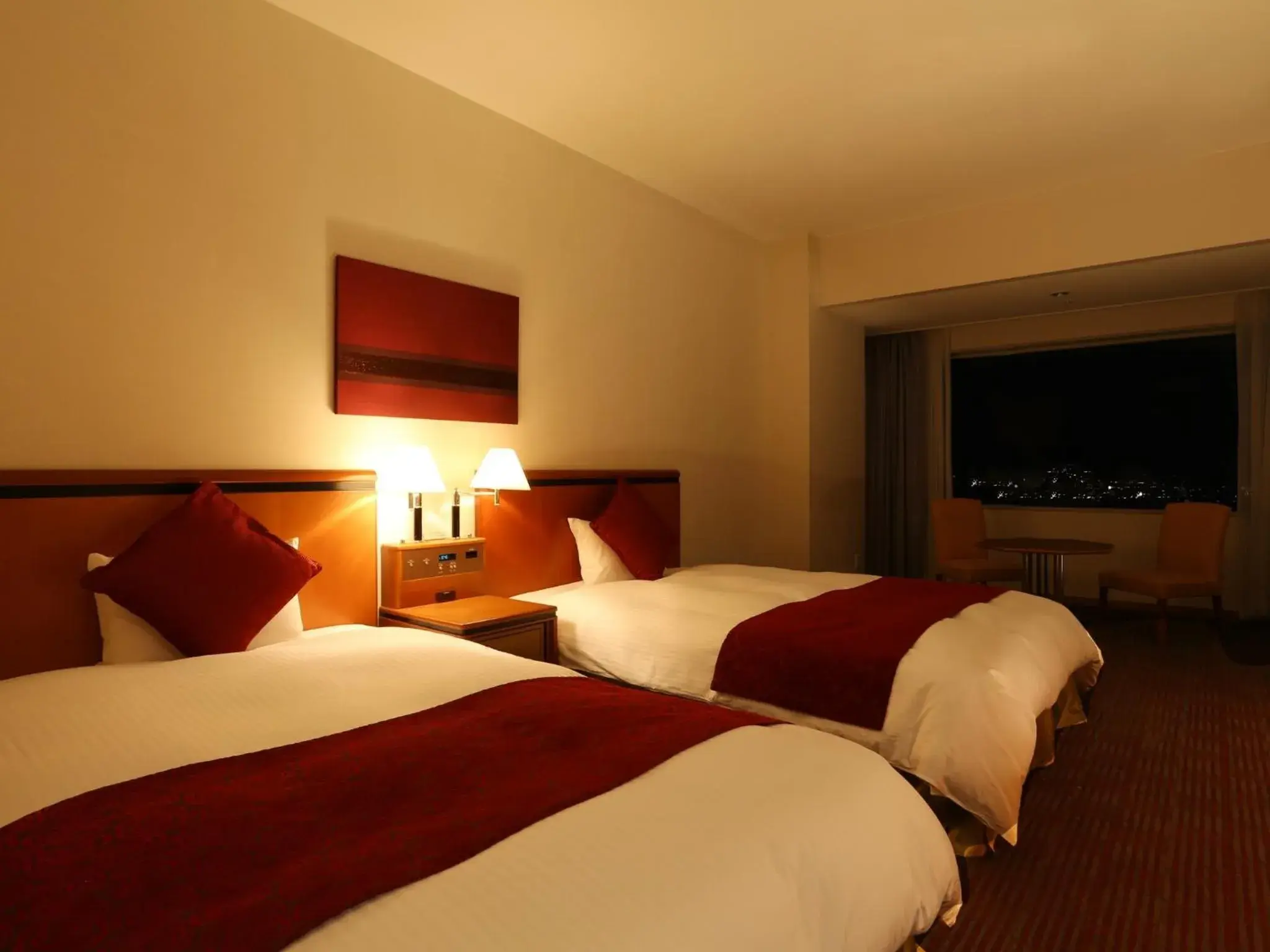 Deluxe Corner Twin Room with Highway View - single occupancy - Non-Smoking in Star Gate Hotel Kansai Airport Deluxe Corner Twin Room with Highway View - single occupancy - Non-Smoking in Star Gate Hotel Kansai Airport