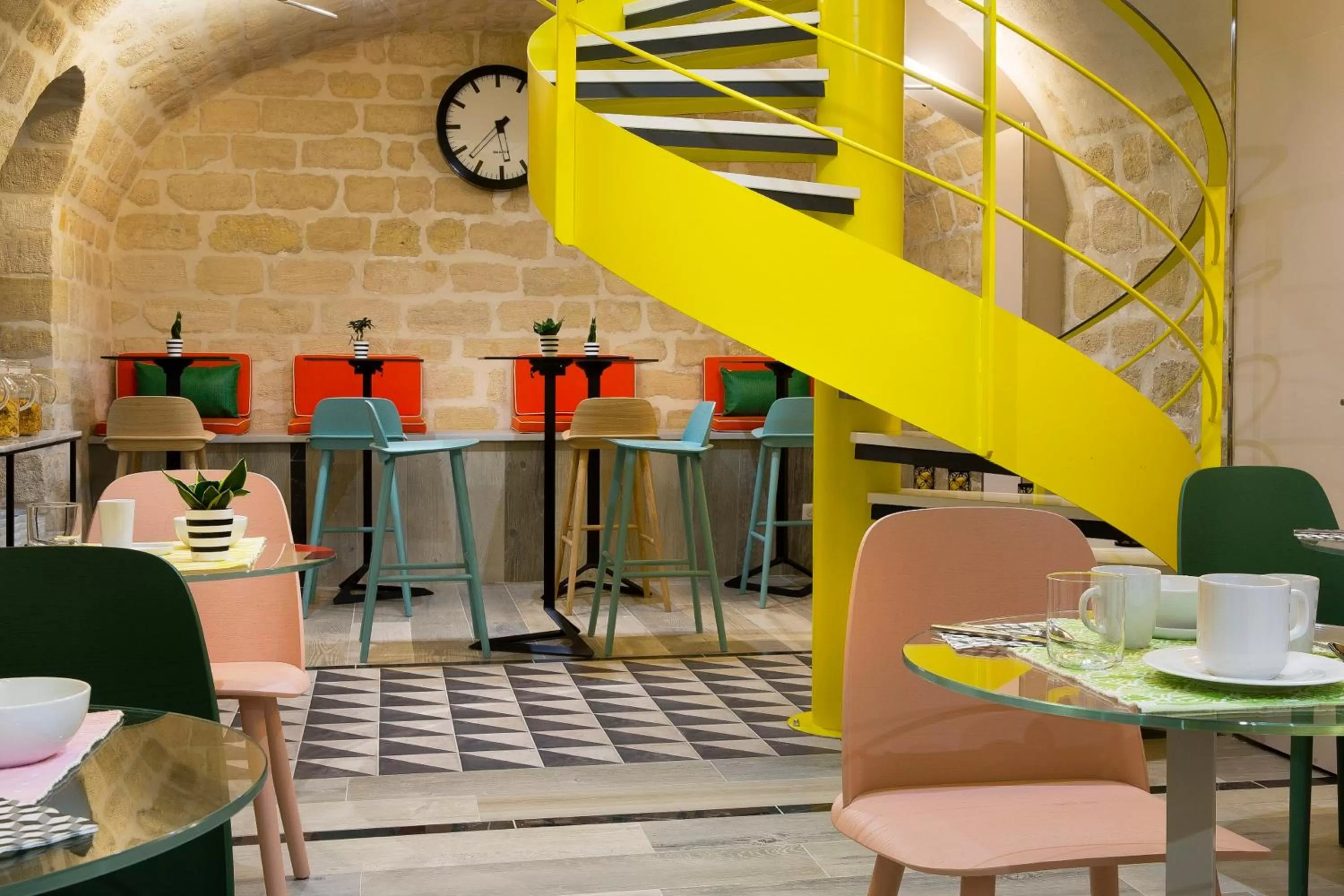 Restaurant/places to eat in Hotel Duette Paris