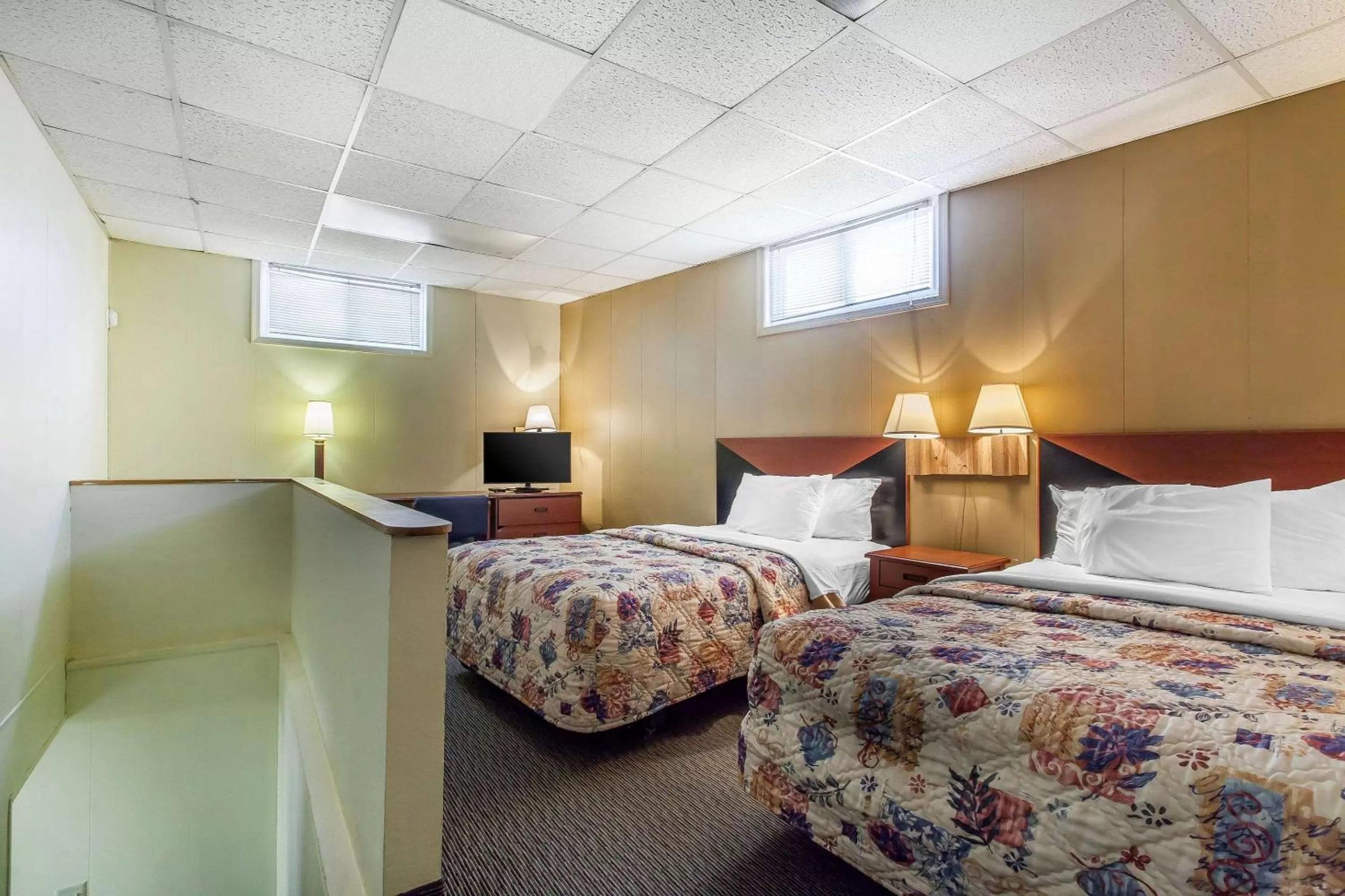 Photo of the whole room, Bed in Rodeway Inn Sandusky North