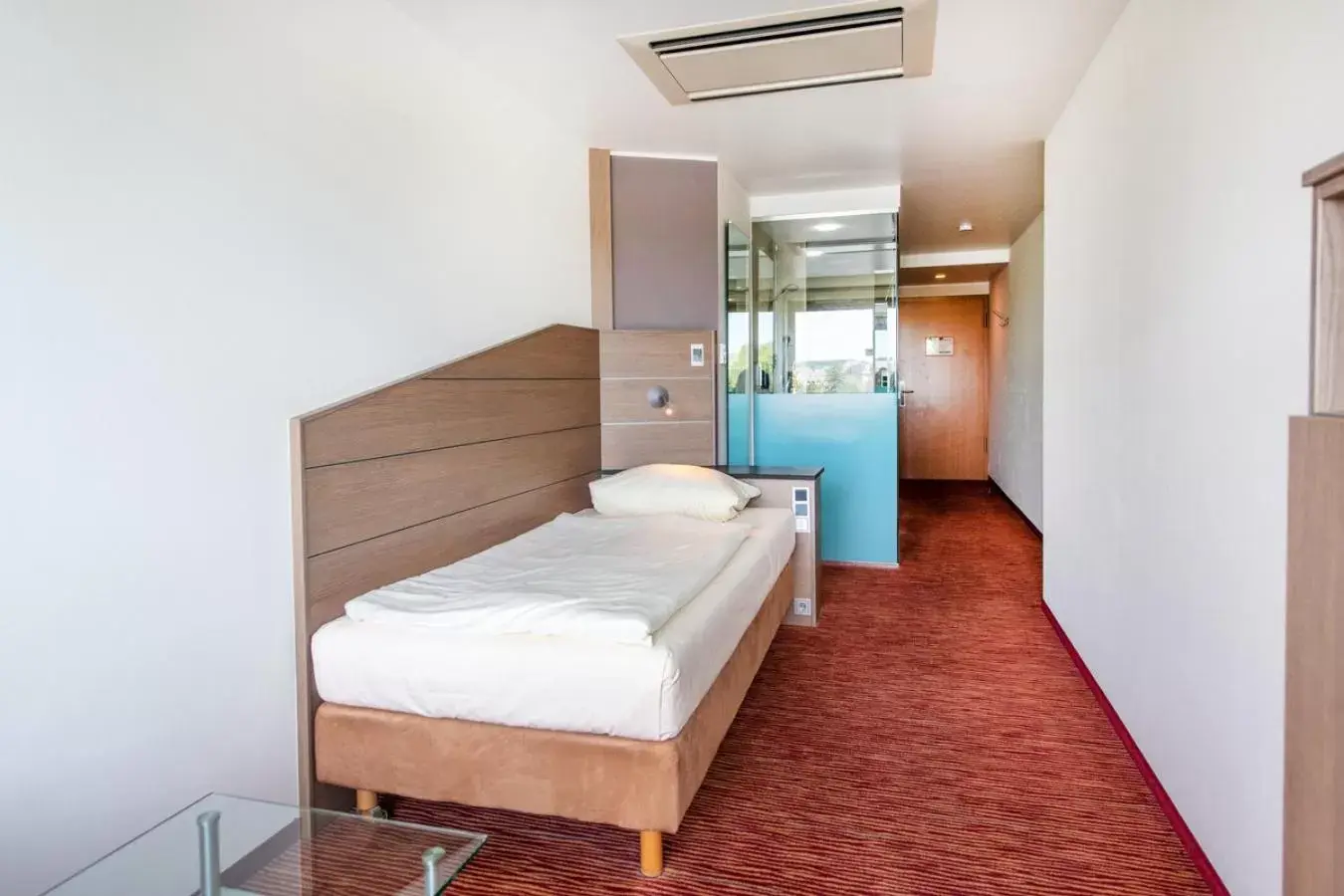 Superior Single Room with River View in Diehls Hotel Superior Single Room with River View in Diehls Hotel