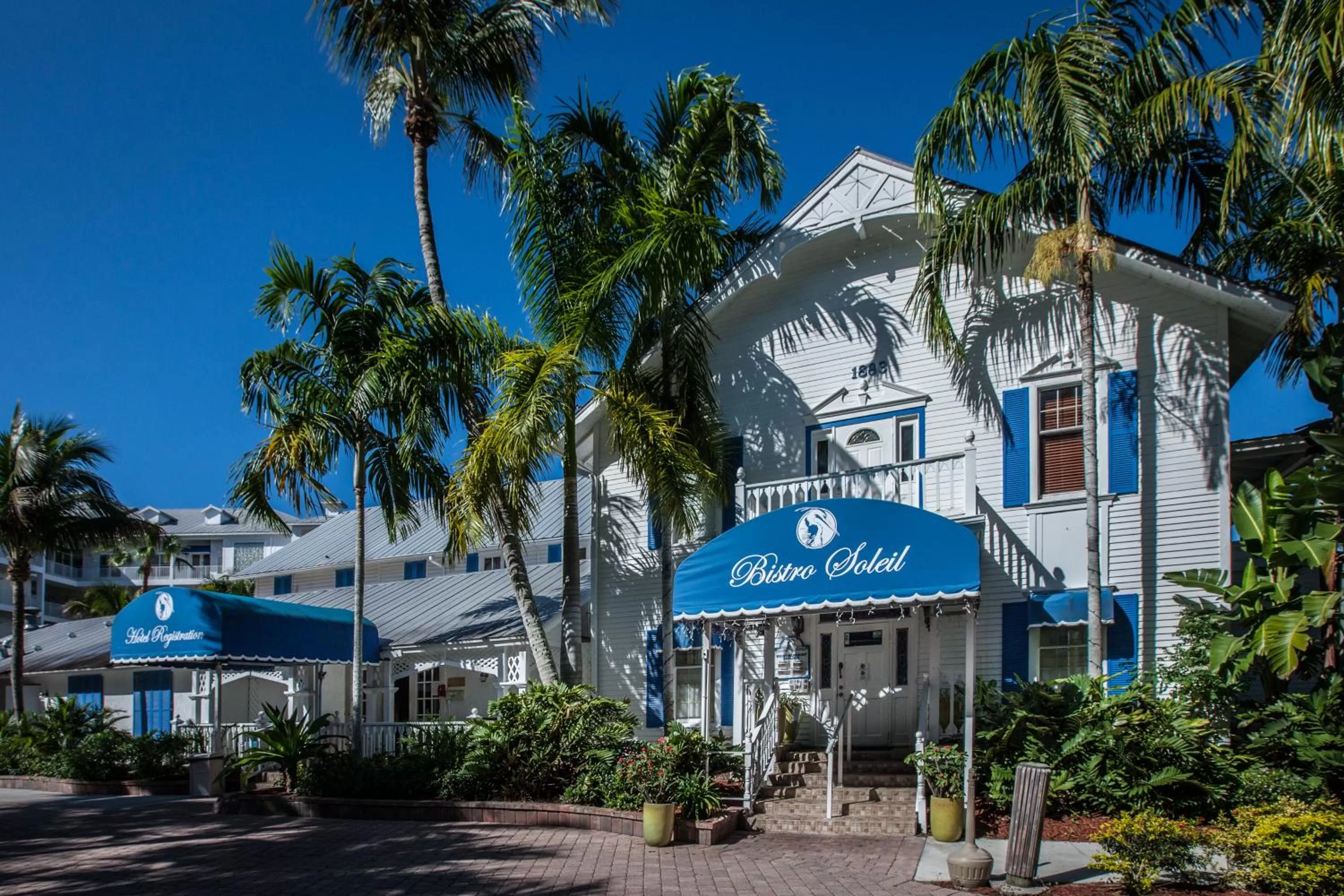 Facade/entrance in Olde Marco Island Inn and Suites