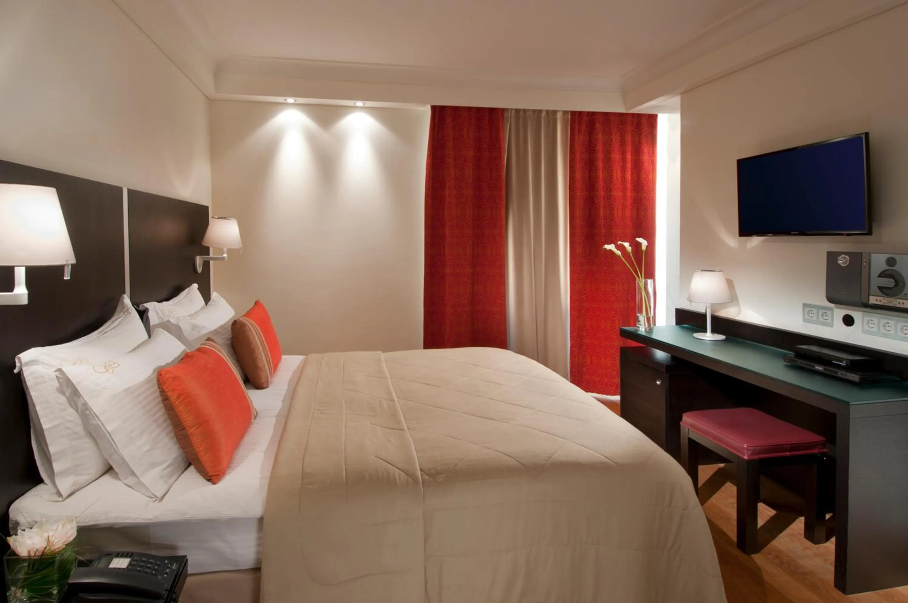 Bedroom, Bed in O&B Athens Boutique Hotel