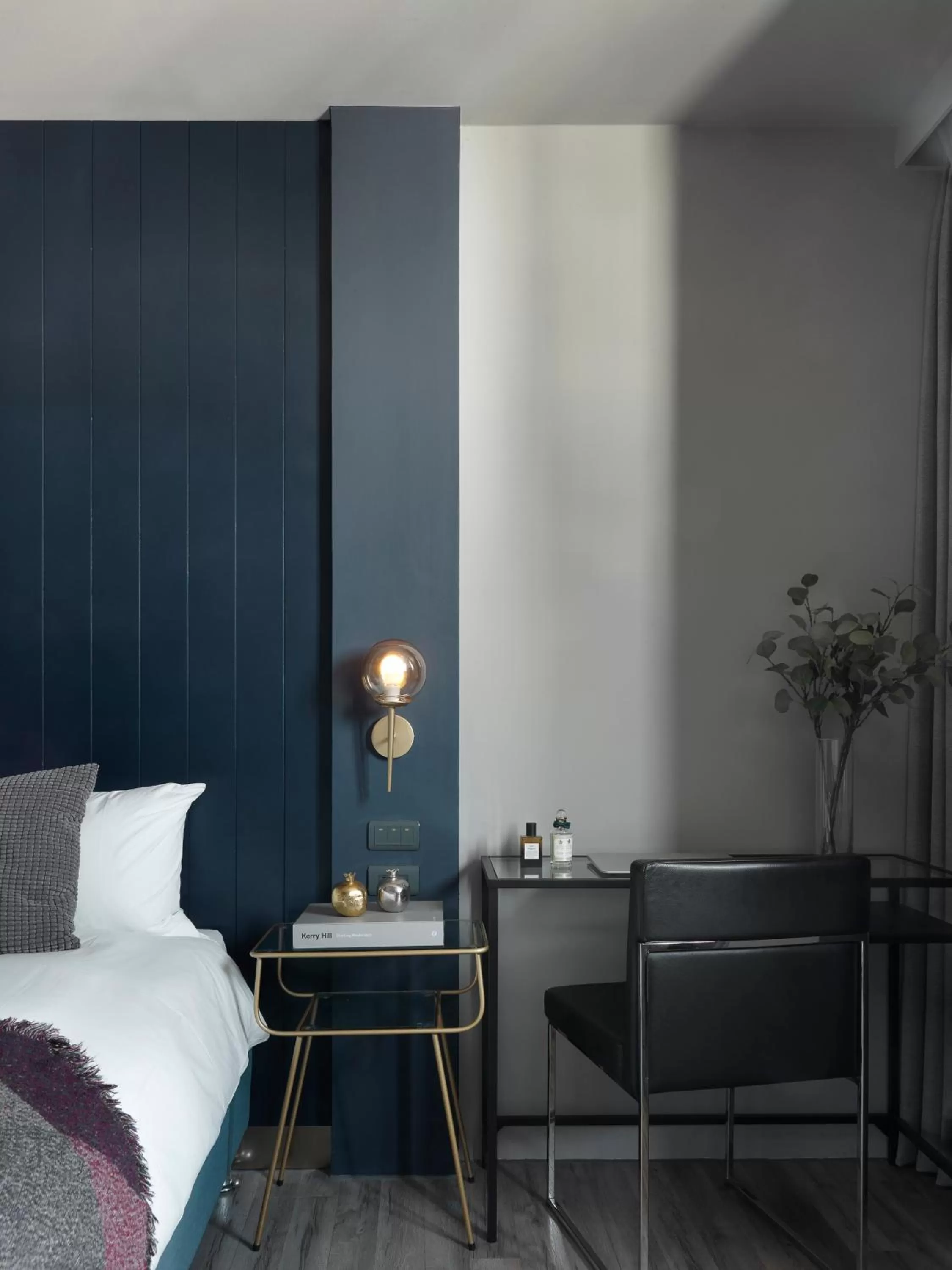 Decorative detail, Bed in Mr.Mantter