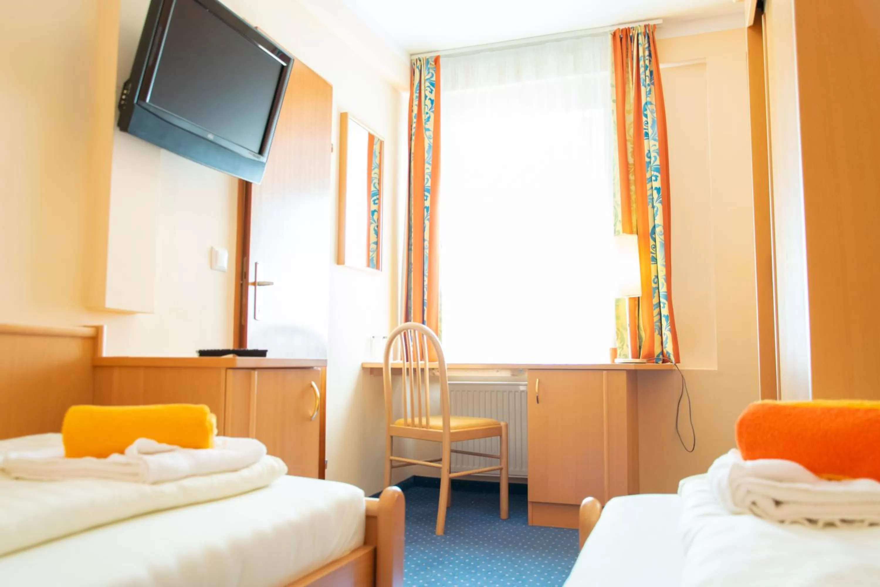 TV and multimedia, Bed in Strandhotel Burgstaller