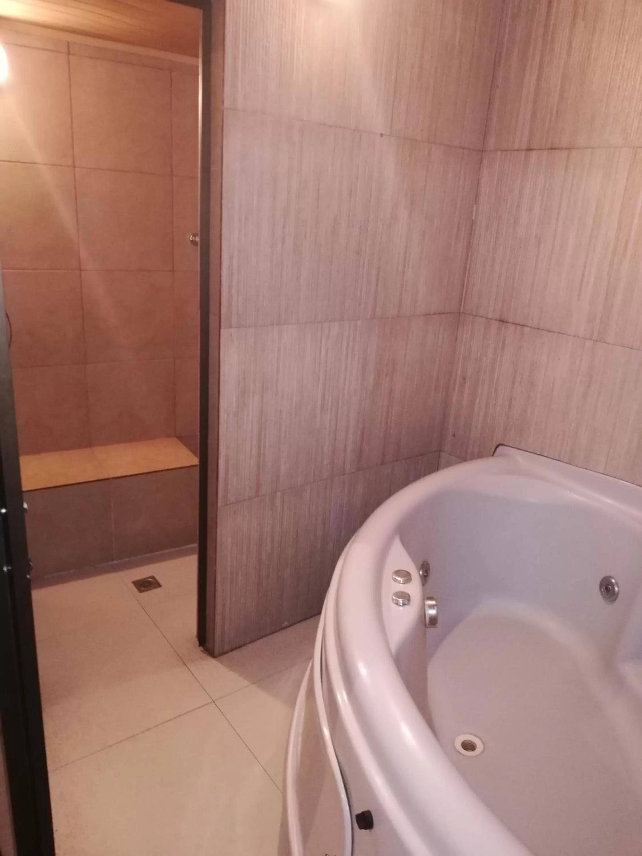 Bathroom in Hostal Río ibare