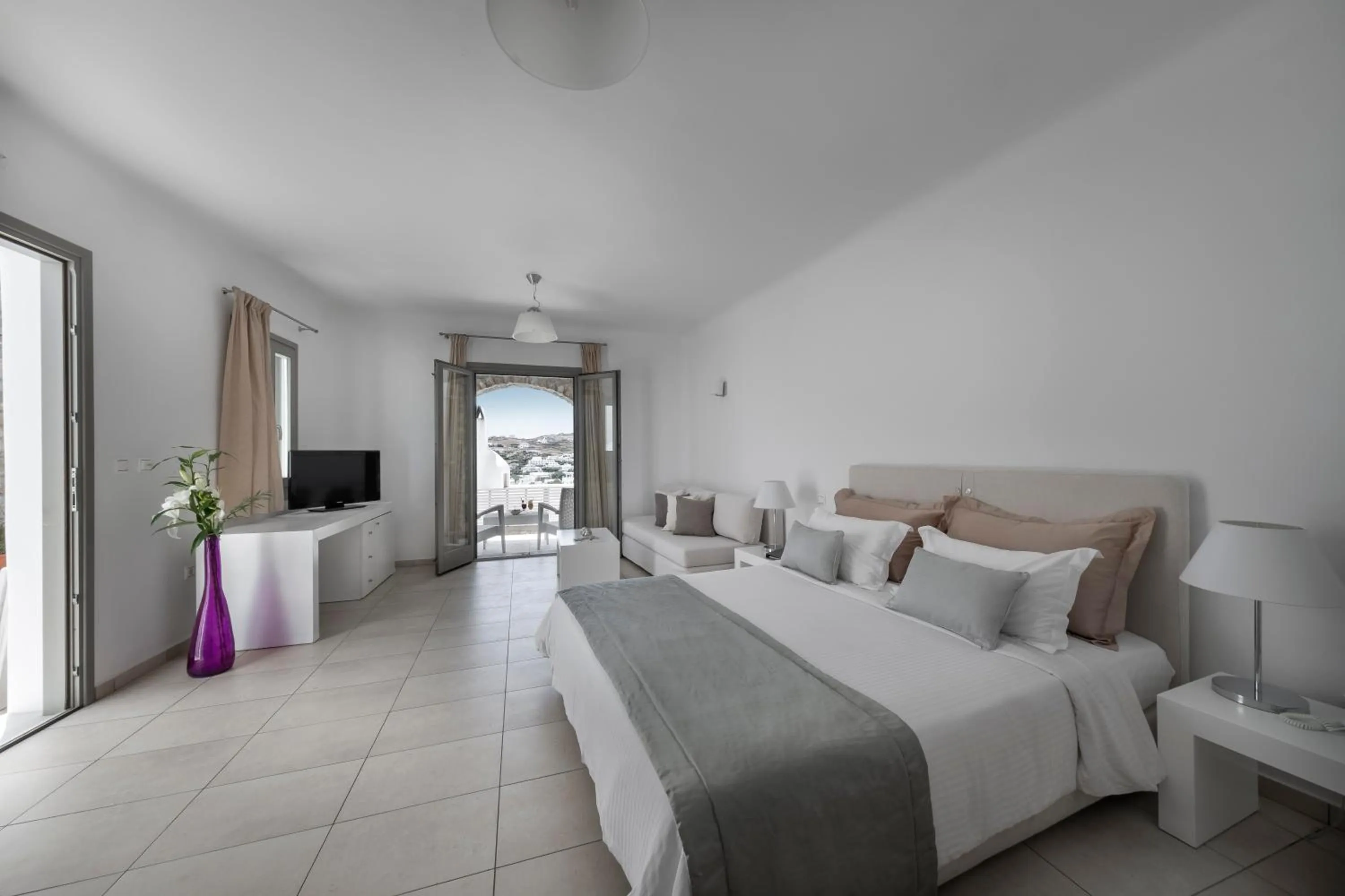 Bedroom, Bed in Deliades Hotel