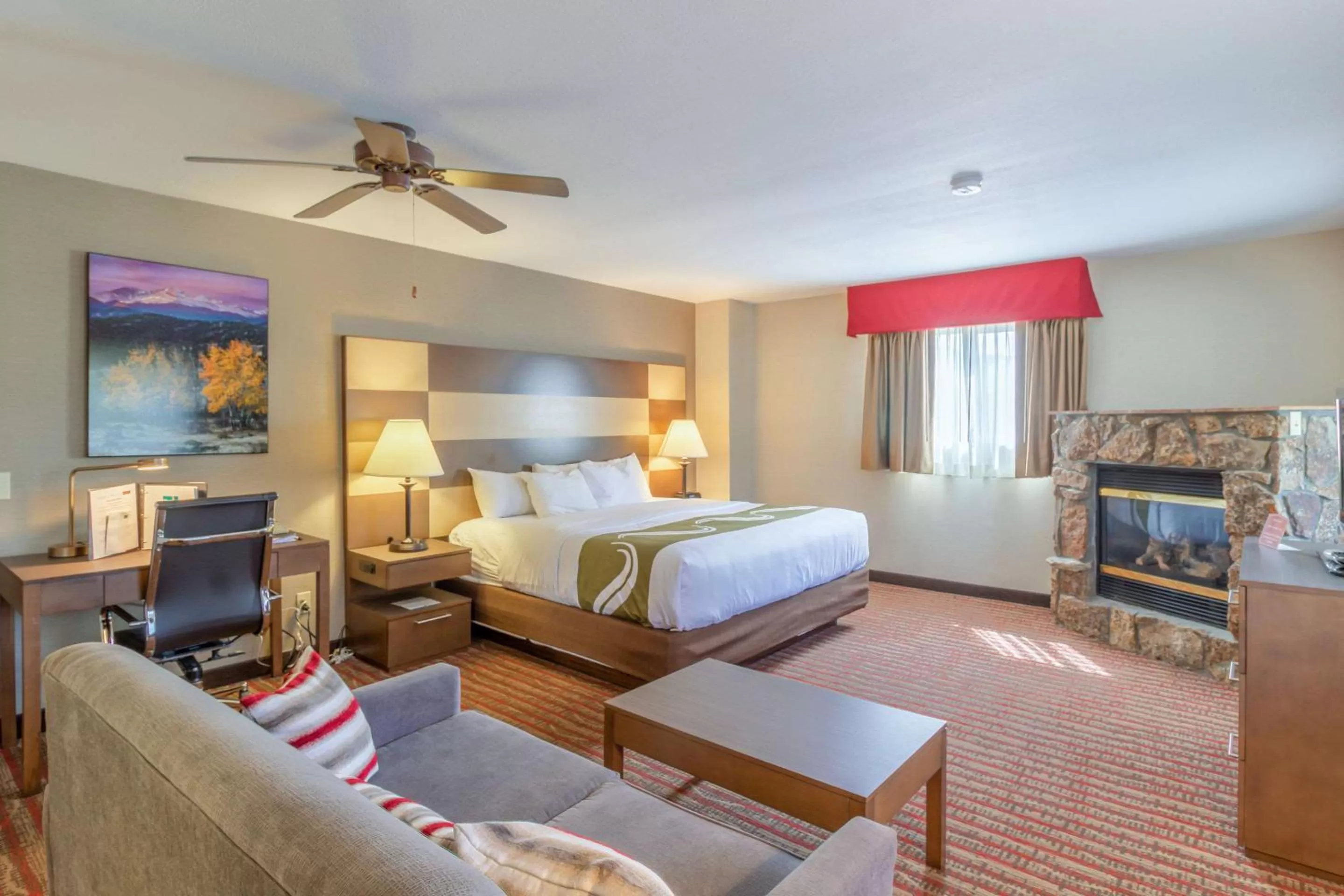 Photo of the whole room, Bed in Quality Inn near Rocky Mountain National Park