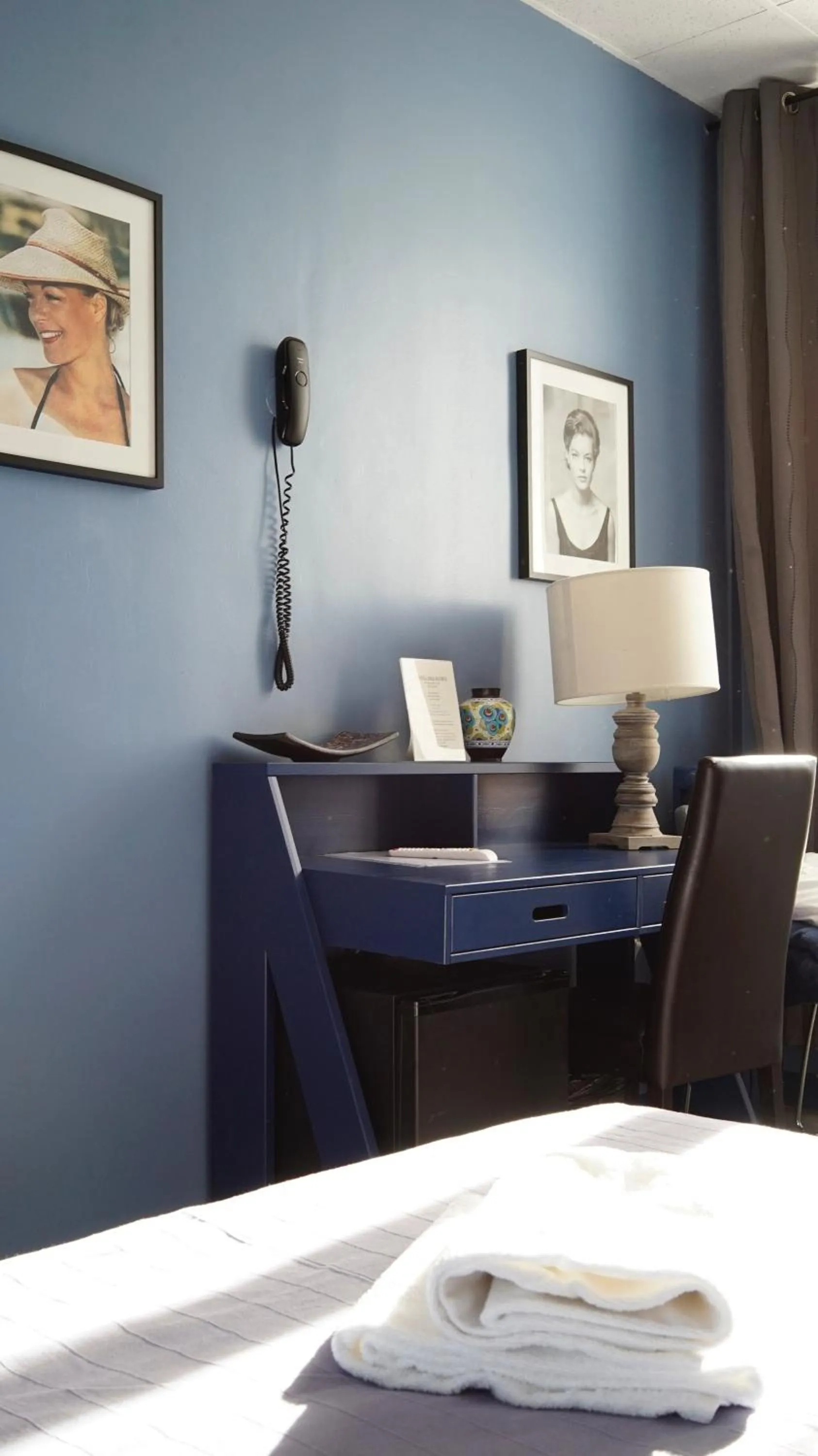 Bedroom in Hotel des Dames