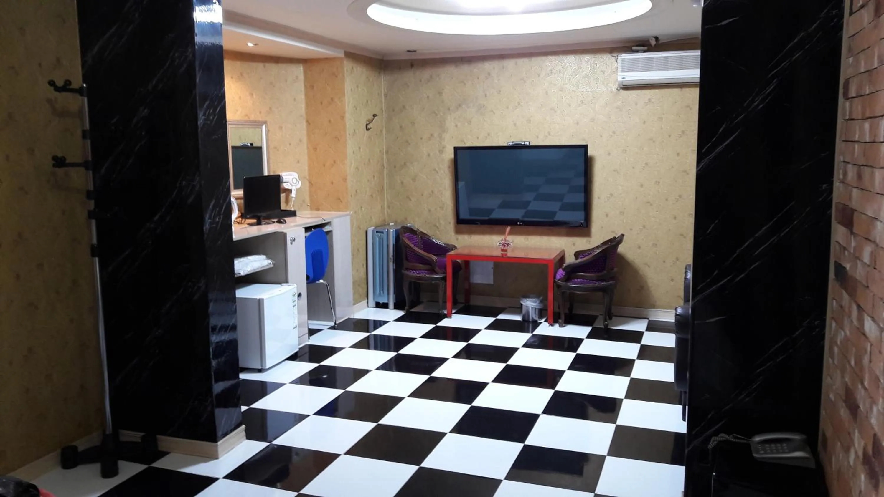 TV and multimedia in Songdo Blue Hotel