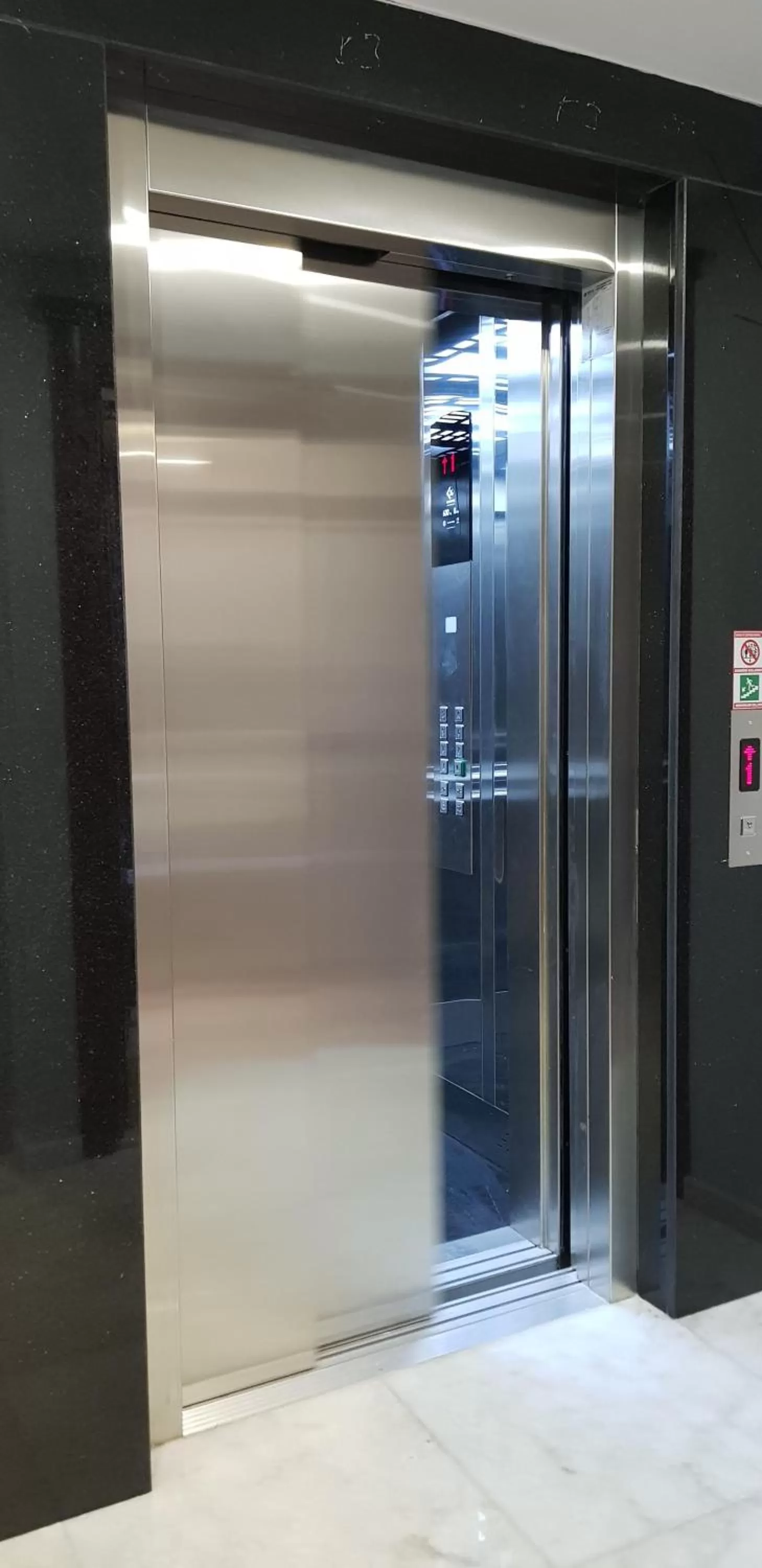 Facade/entrance in Basilissis Hotel