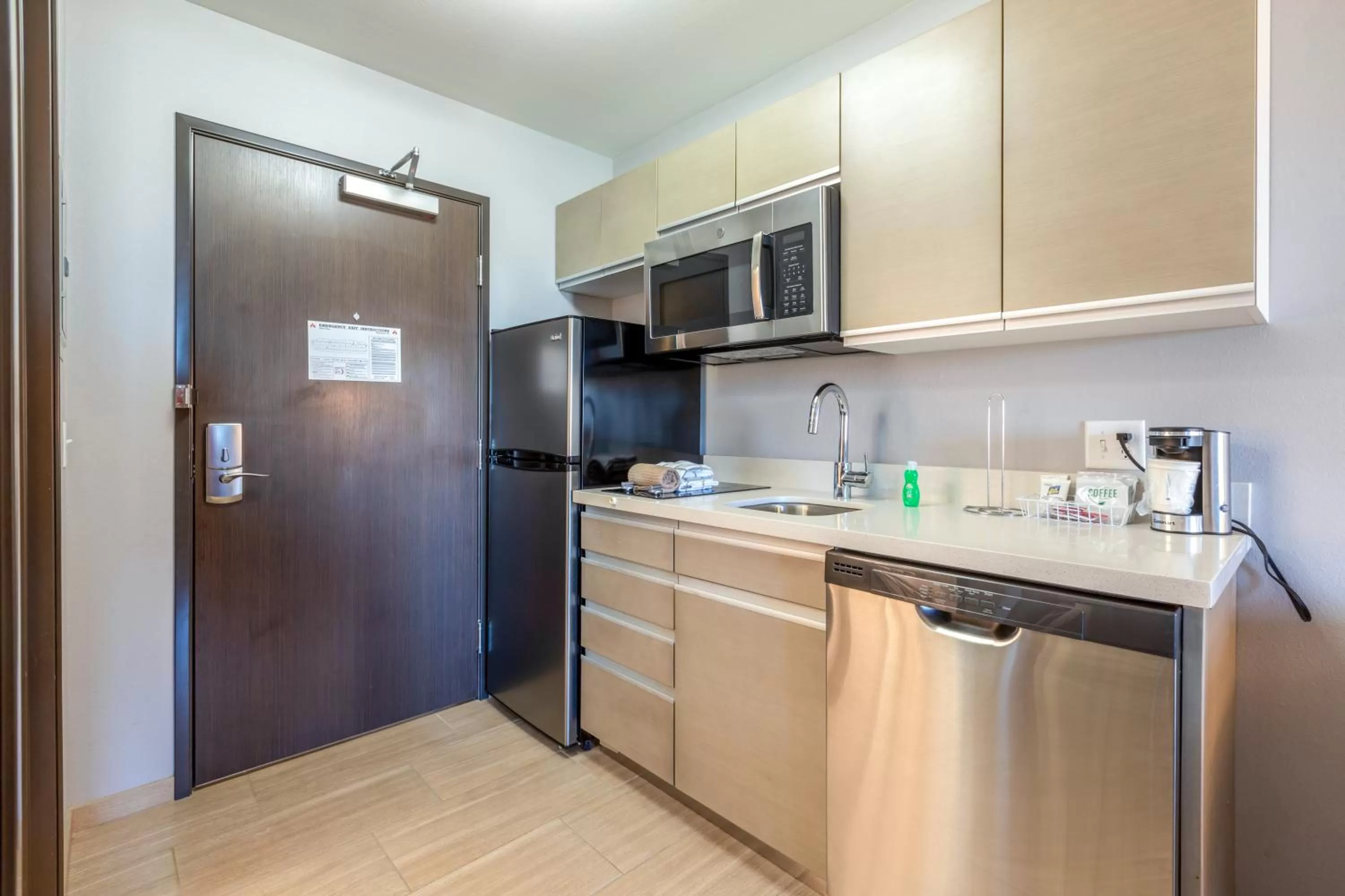 Kitchen or kitchenette in Hawthorn Extended Stay by Wyndham Loveland