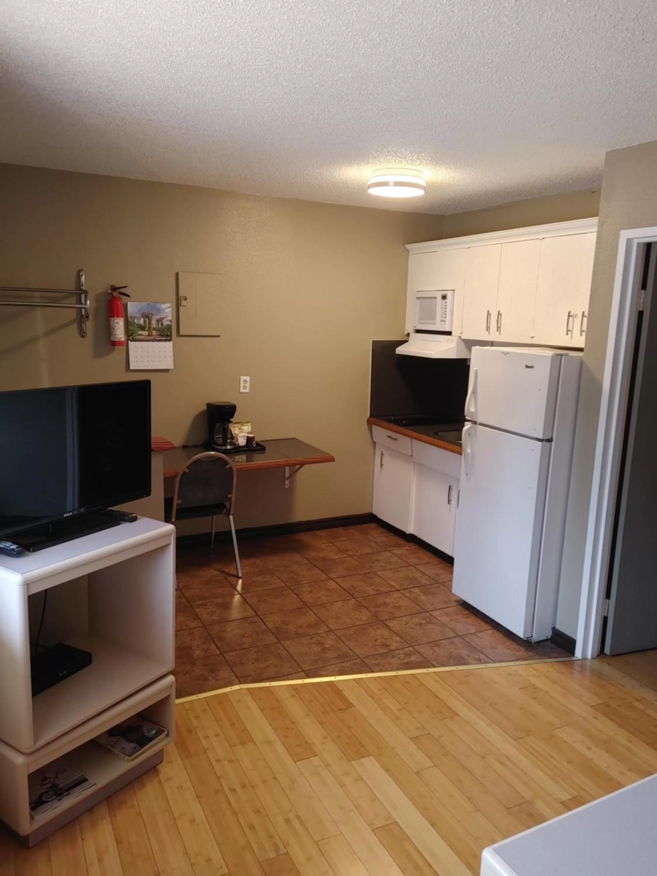 Kitchen or kitchenette in Magnuson Hotel Creston