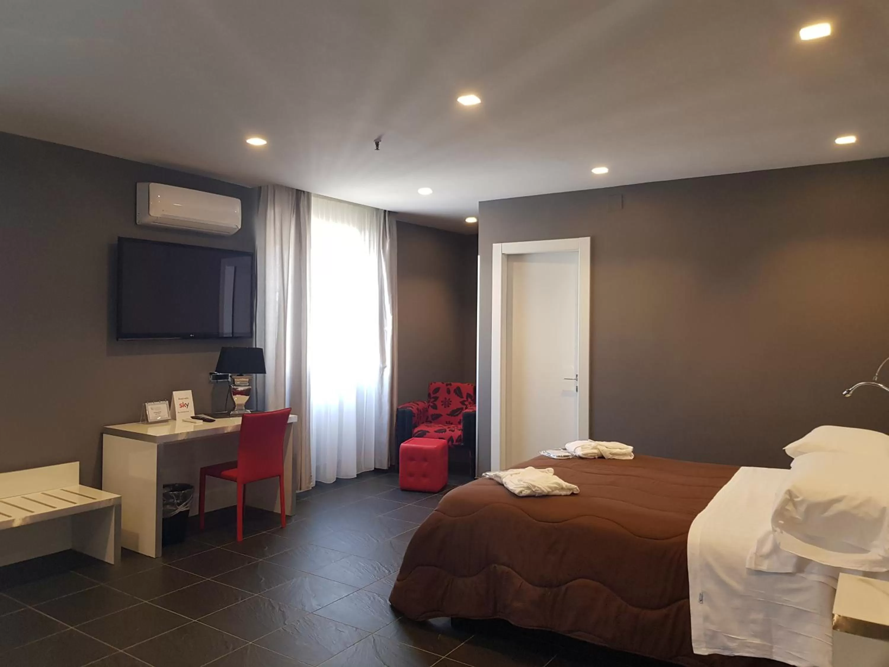 Bedroom, Bed in Hotel Europa Art Caserta