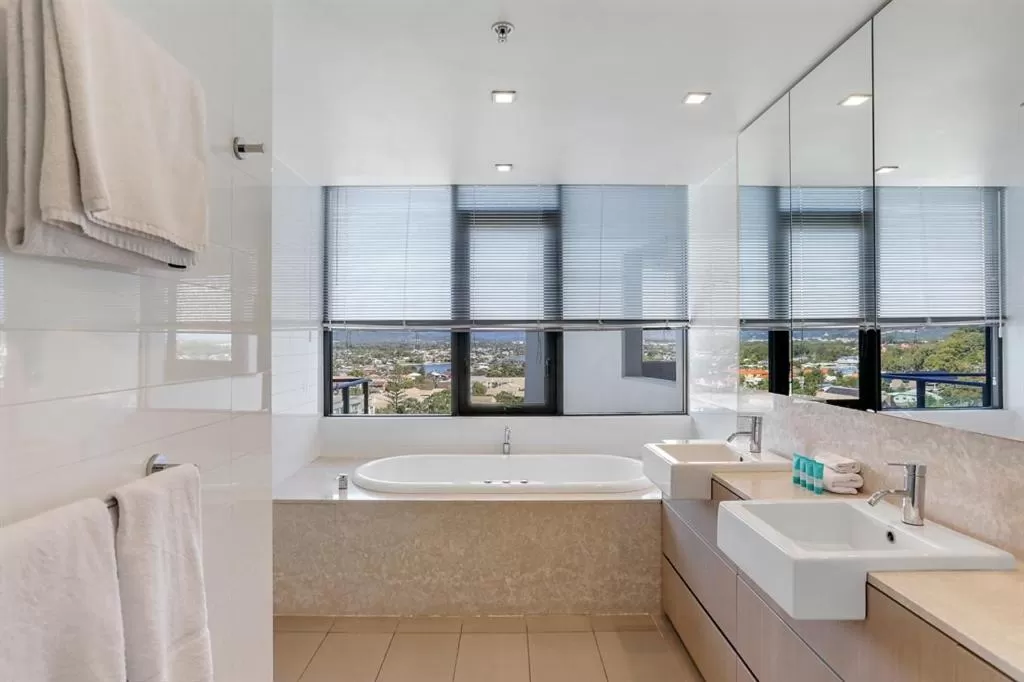 Ambience on Burleigh Beach