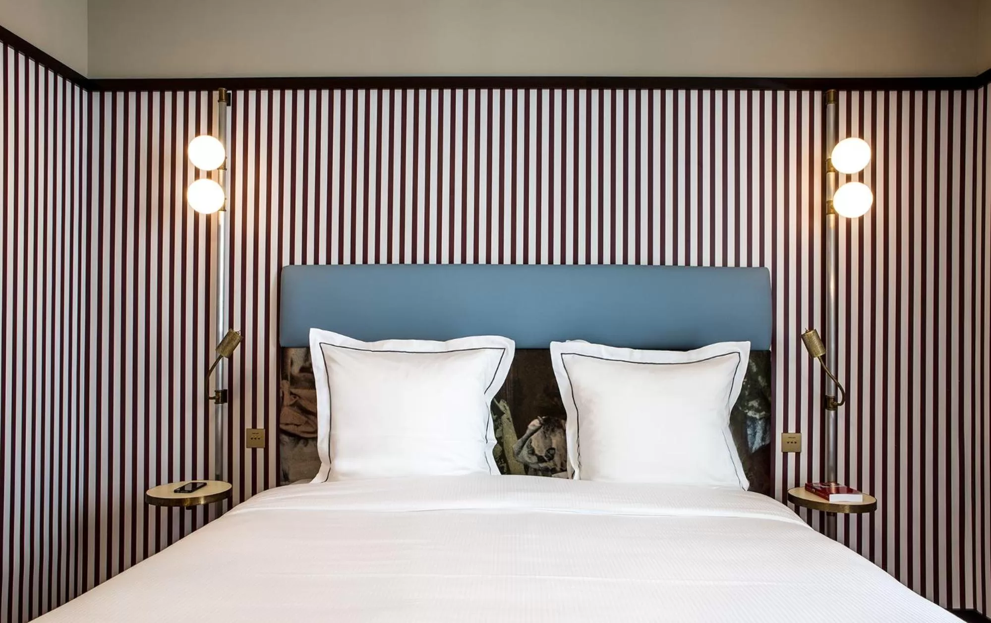 Two Connecting Double Rooms in Hôtel du Rond-point des Champs-Élysées - Esprit de France