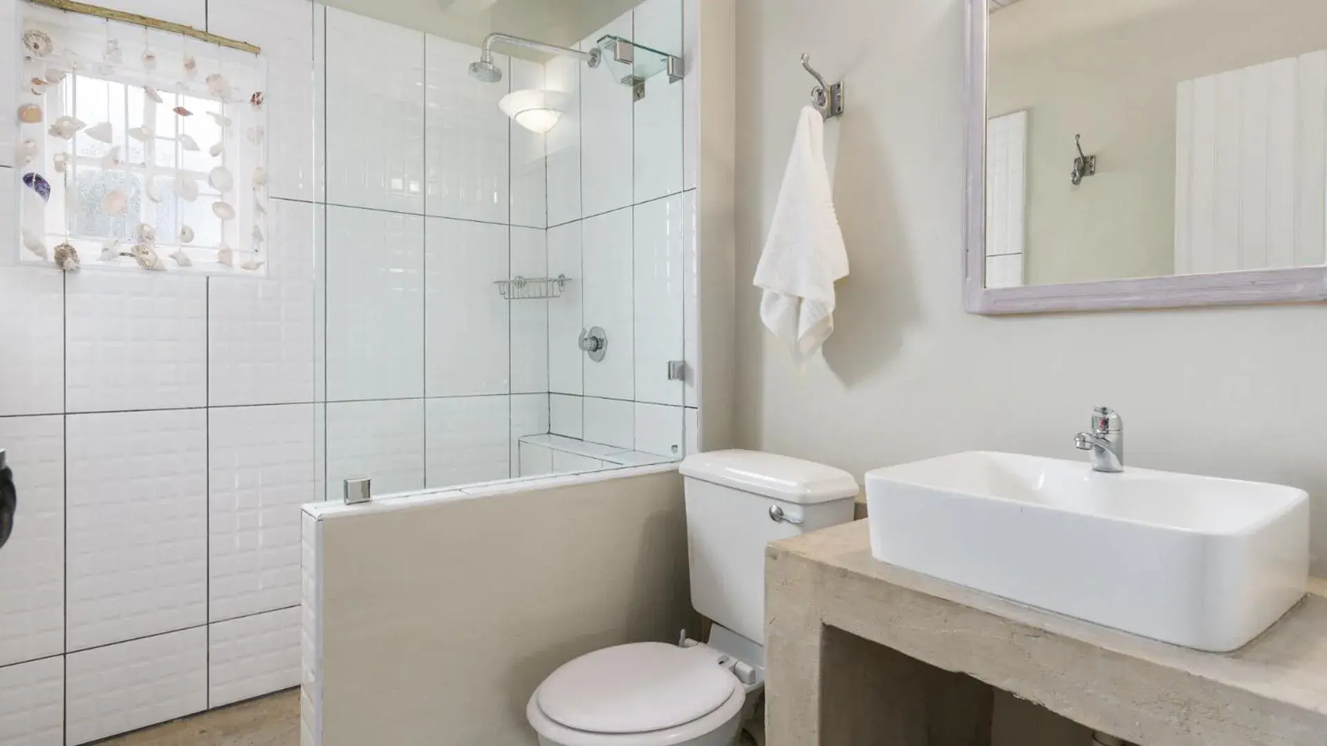 Two-Bedroom Cottage (4 Adults) in Blue Bay Lodge Two-Bedroom Cottage (4 Adults) in Blue Bay Lodge