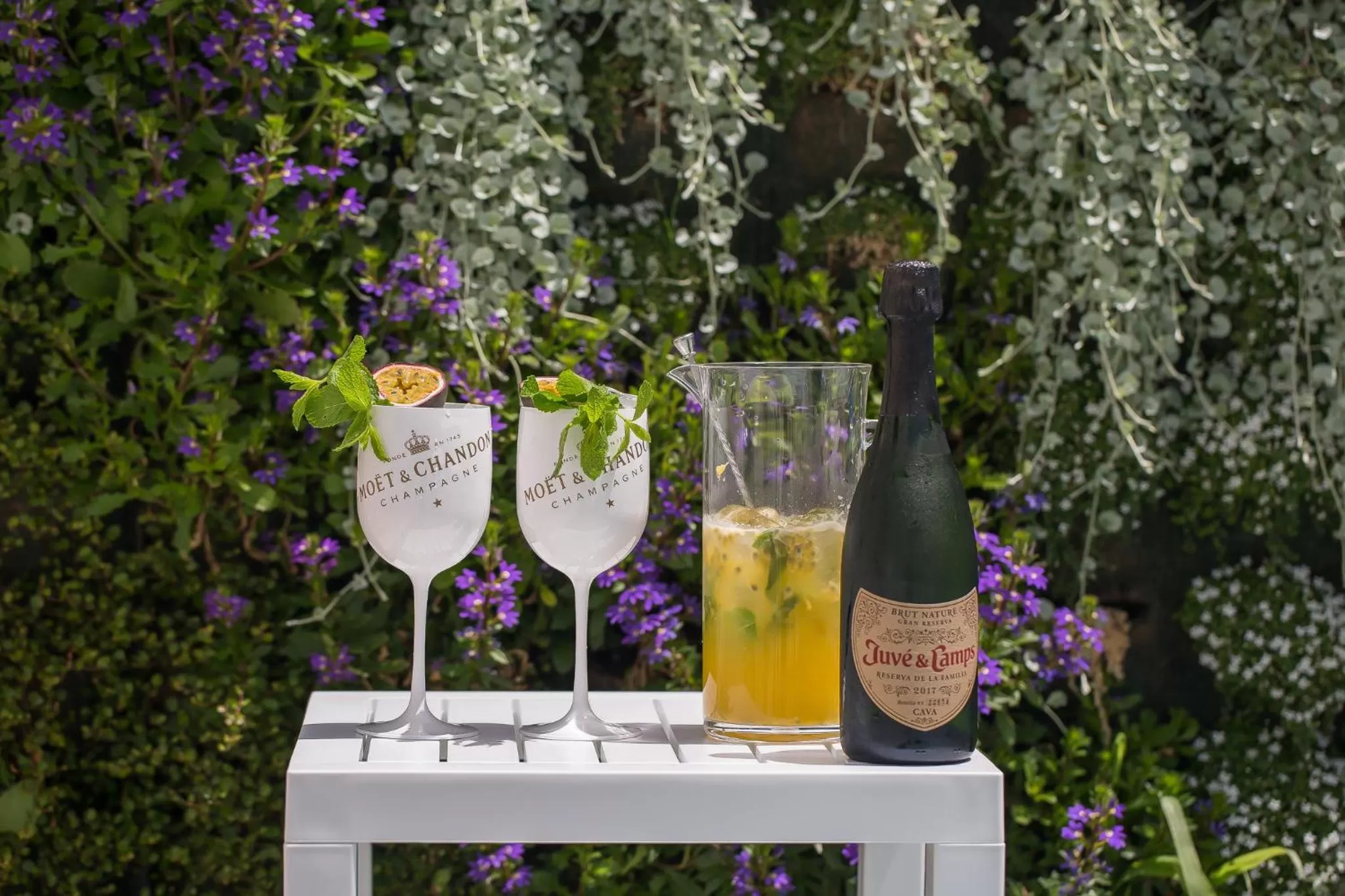 Drinks in Hotel Brö-Adults Recommended