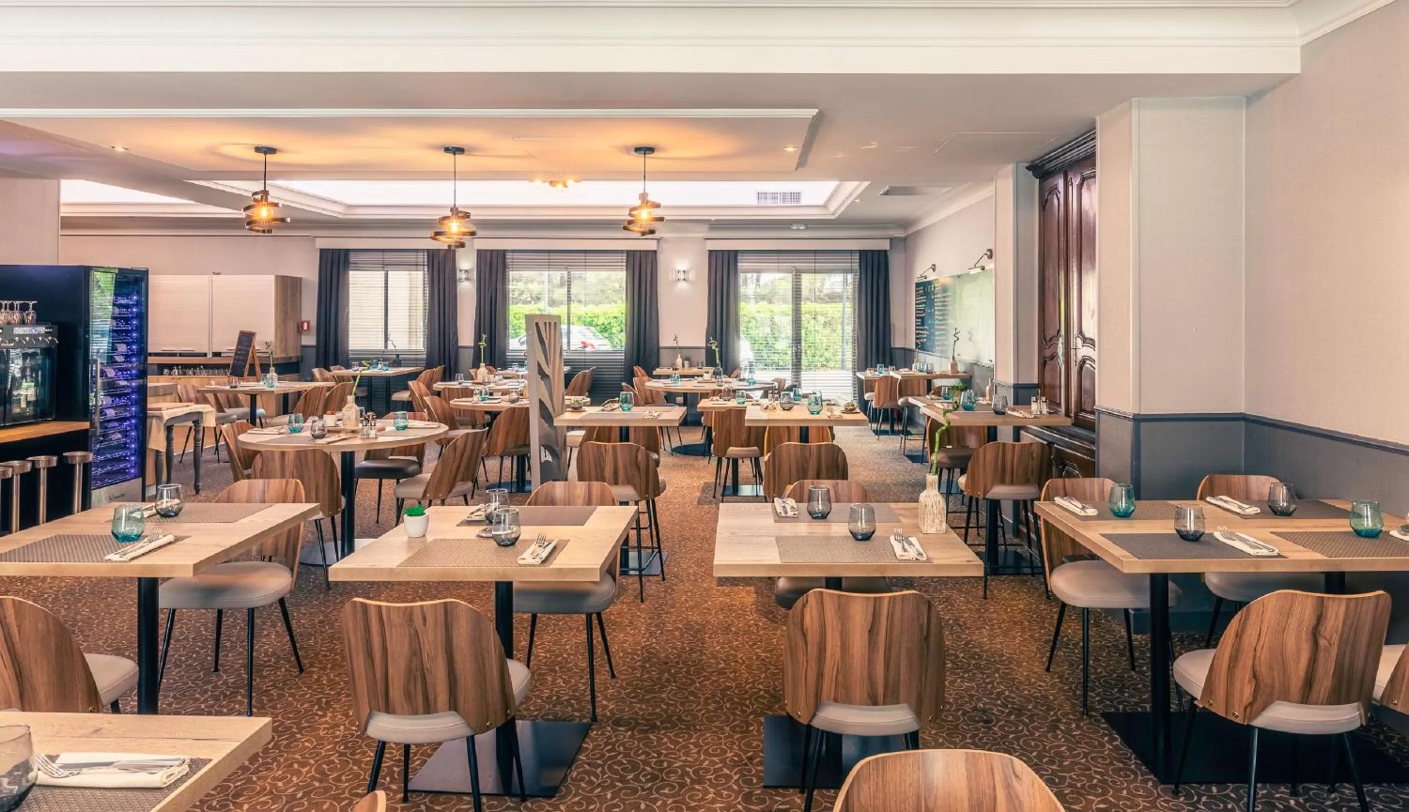 Restaurant/places to eat in Best Western Marseille Aeroport