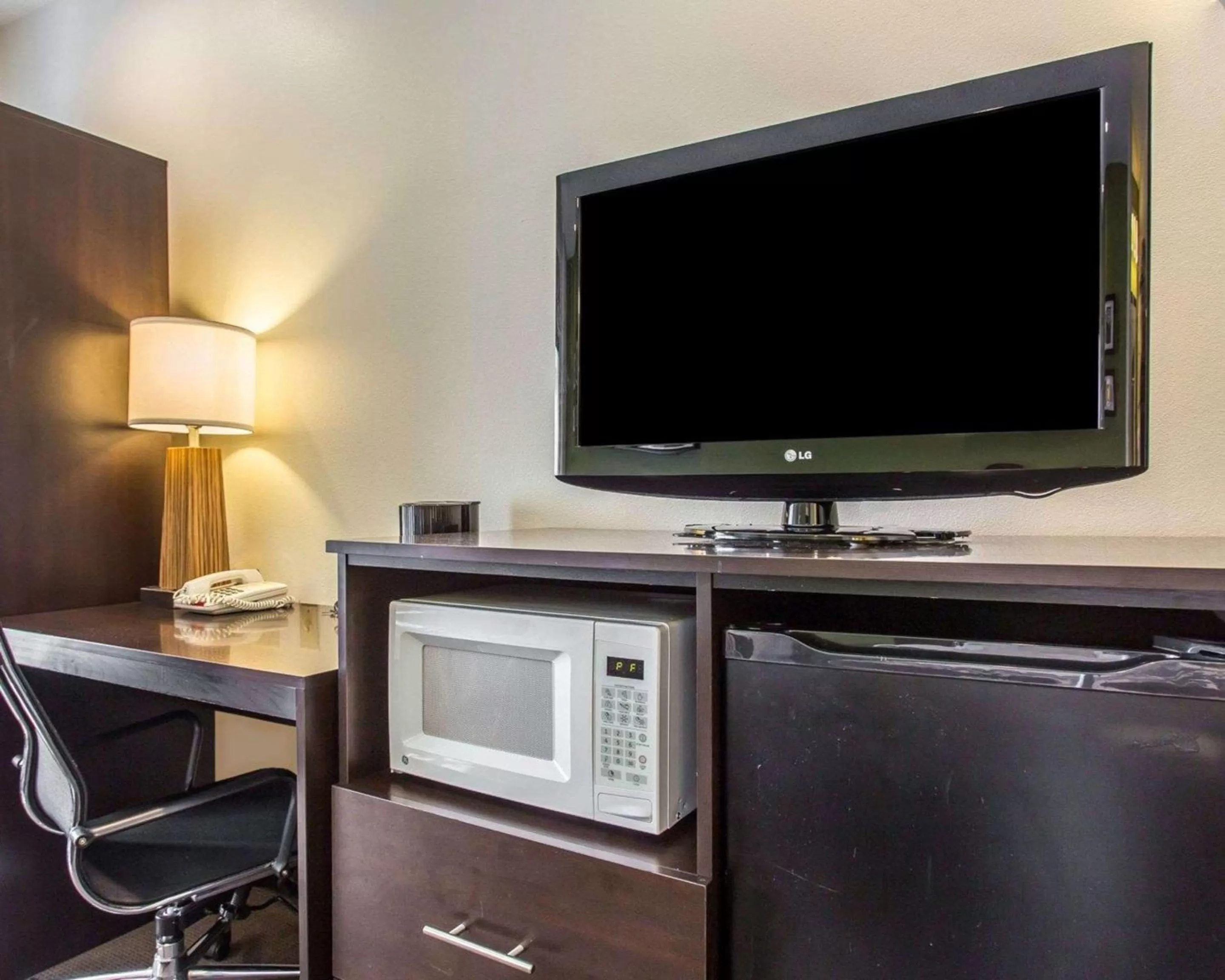 Photo of the whole room in Sleep Inn Columbia