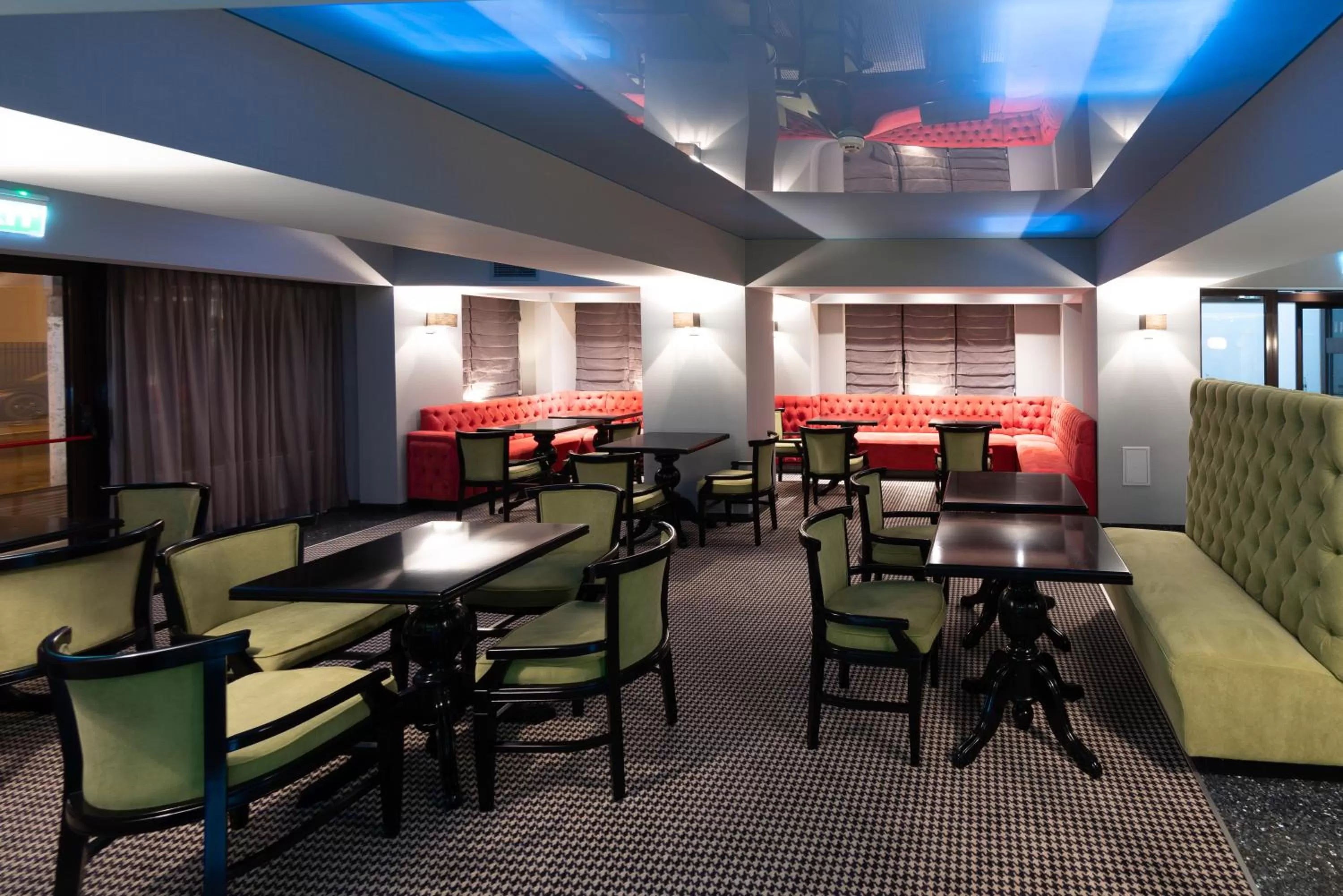 Restaurant/places to eat in Daria Suite