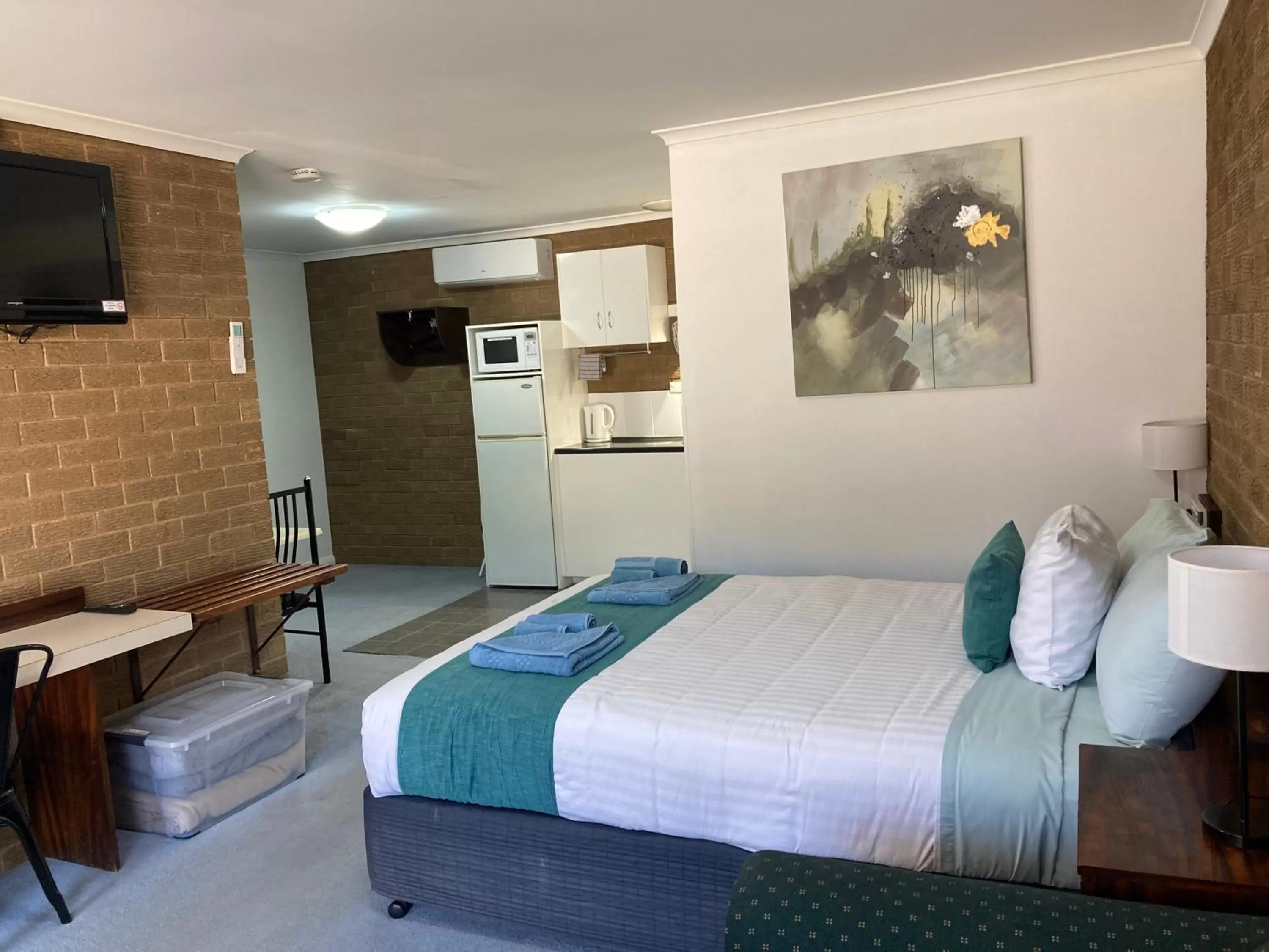 Bed in Camellia Motel