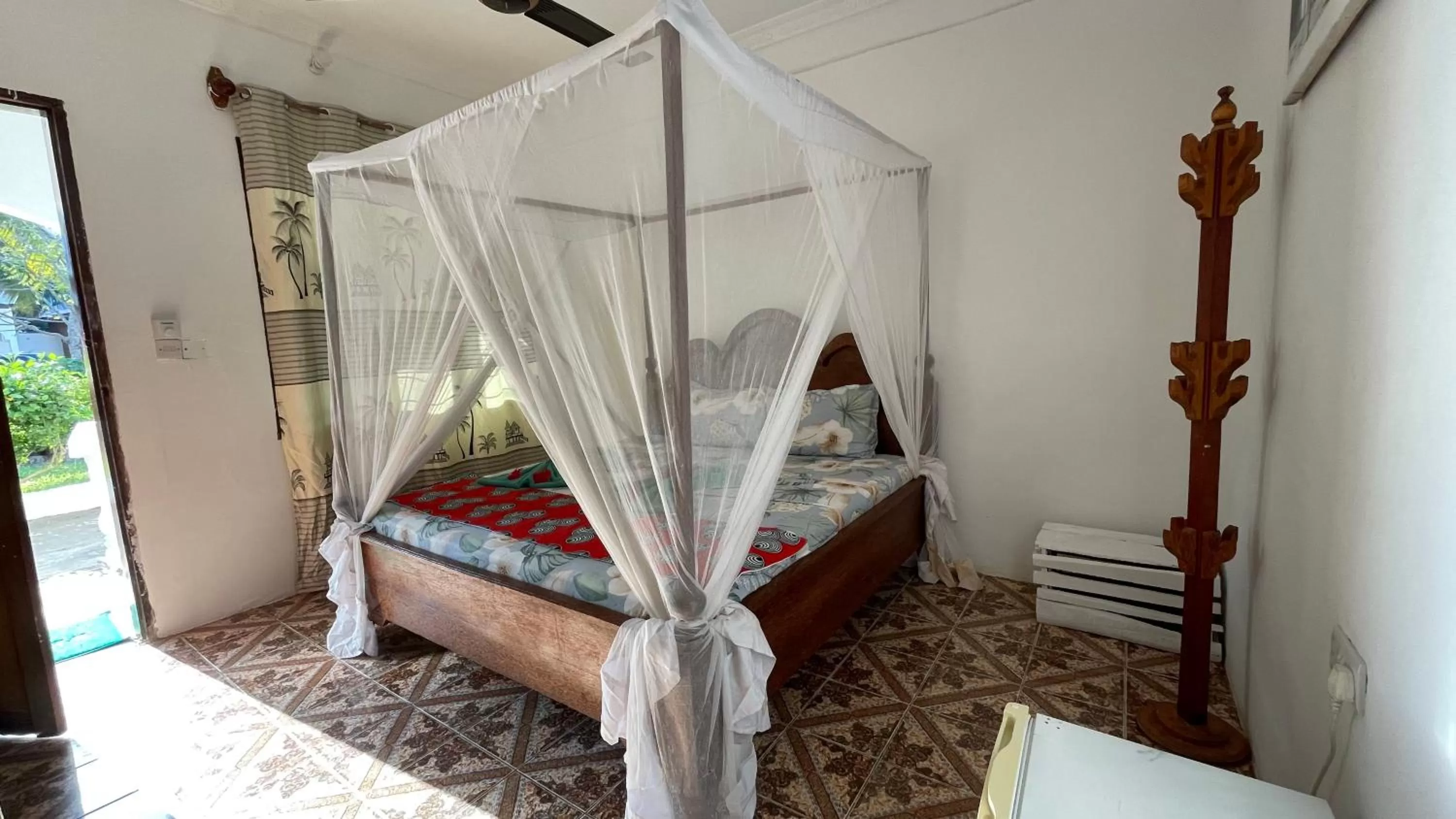Photo of the whole room, Bed in Kihori Nungwi