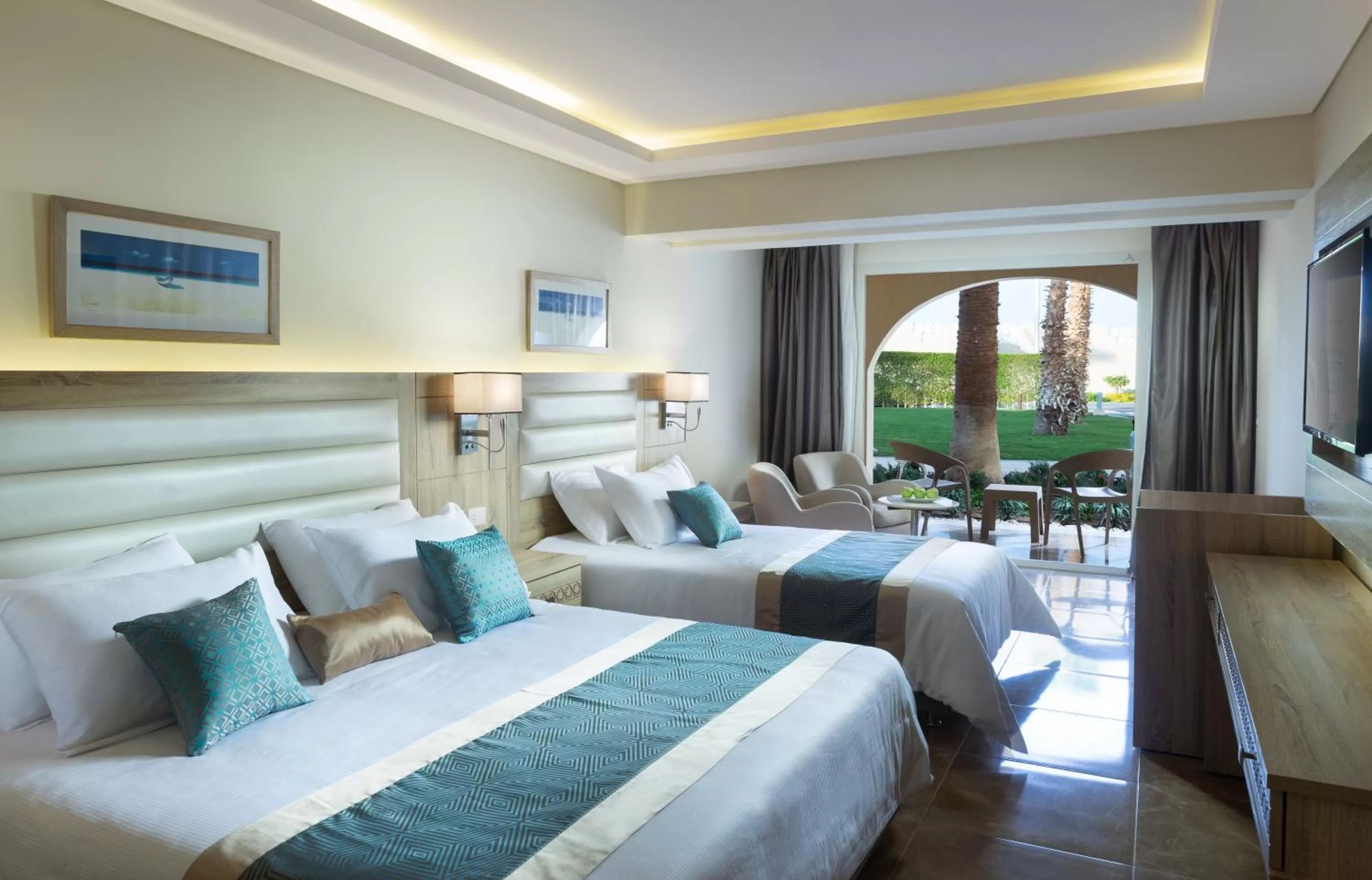 Photo of the whole room, Bed in Beach Albatros Aqua Park - Hurghada