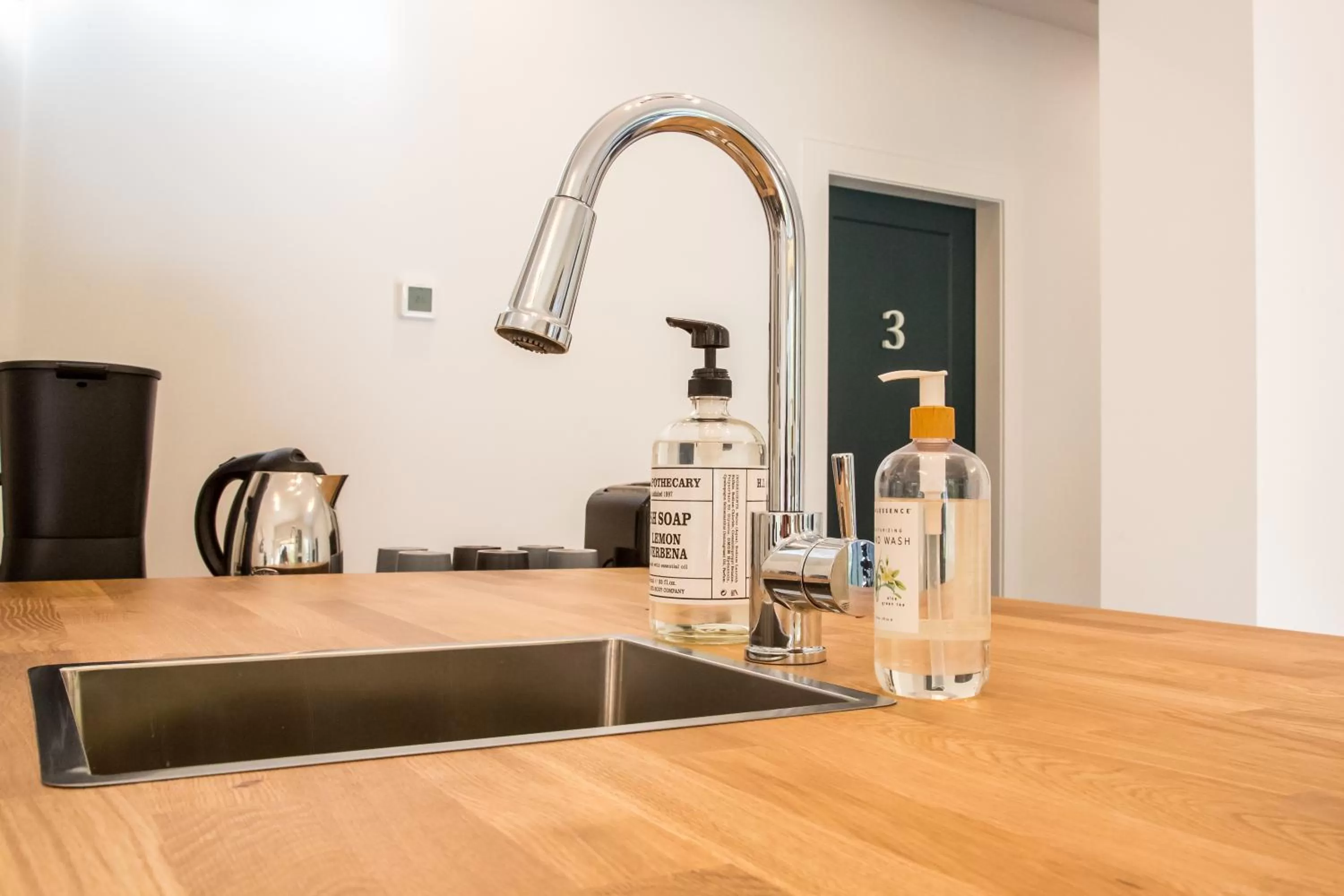 Kitchen or kitchenette, Kitchen/Kitchenette in Arrows Edge Lodge