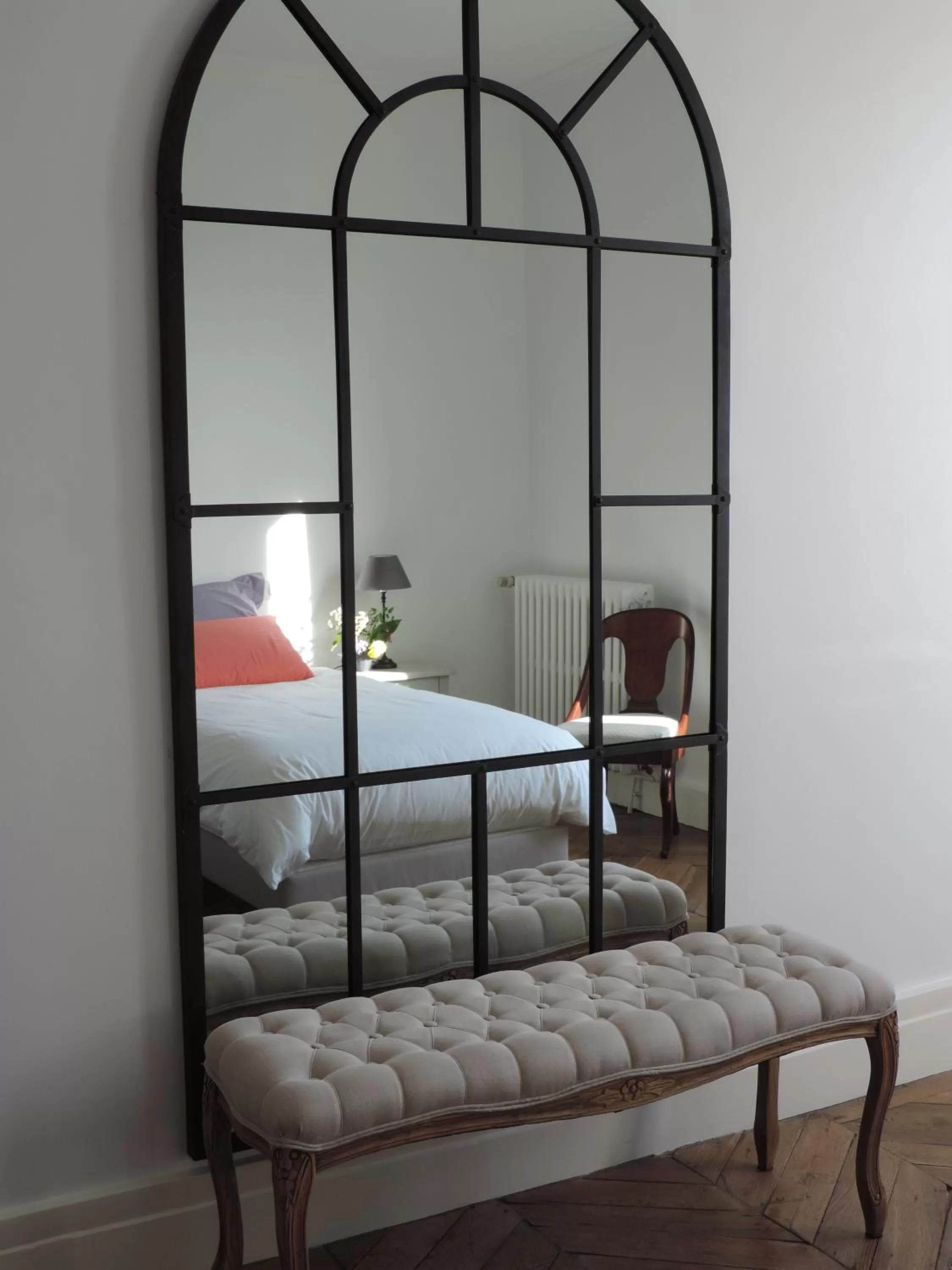 Decorative detail, Bed in Cèdre et Charme