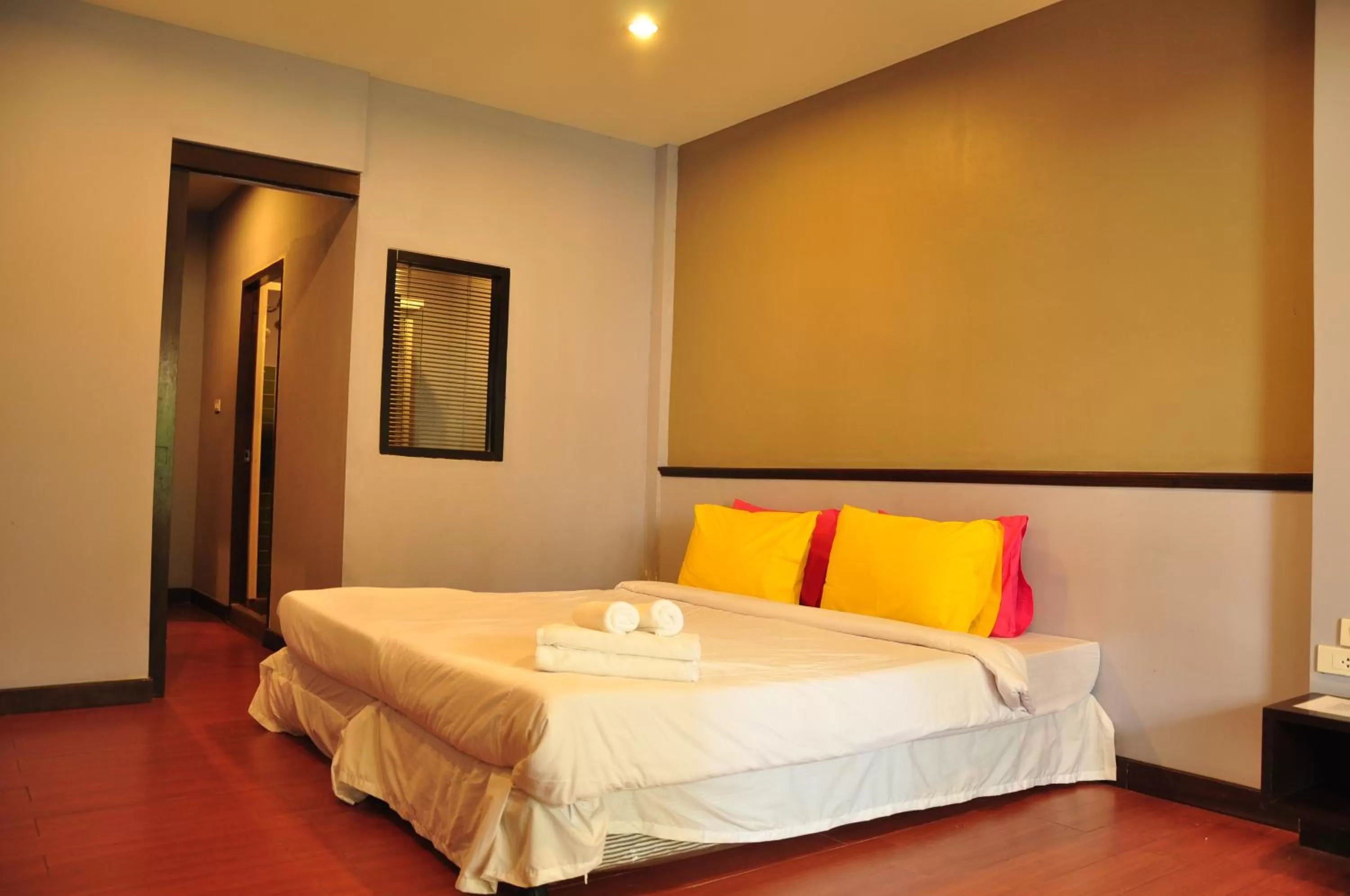 Photo of the whole room, Bed in Sabye Bangkok