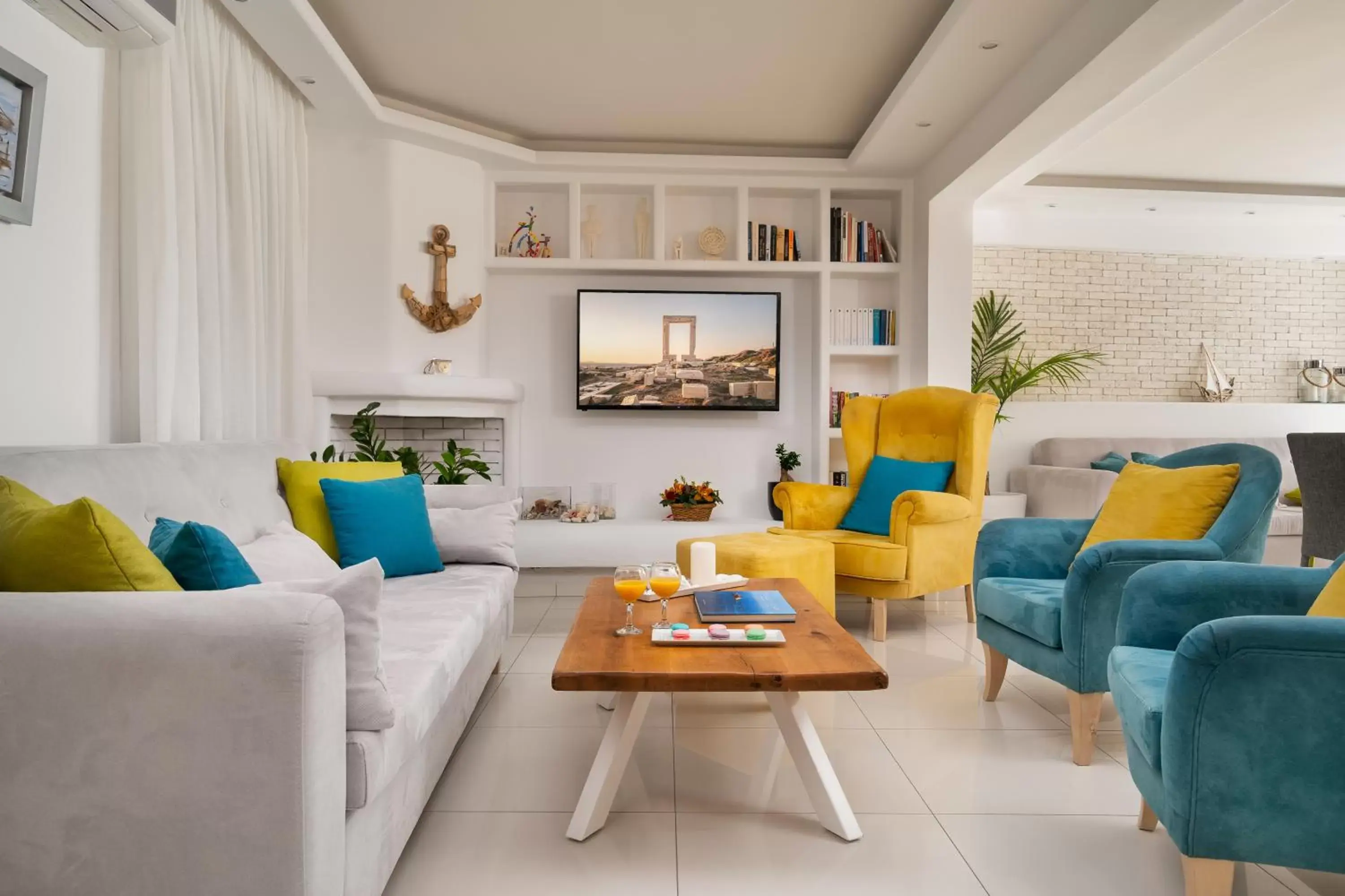 Master Suite with Outdoor Hot Tub in Polis of Naxos Master Suite with Outdoor Hot Tub in Polis of Naxos